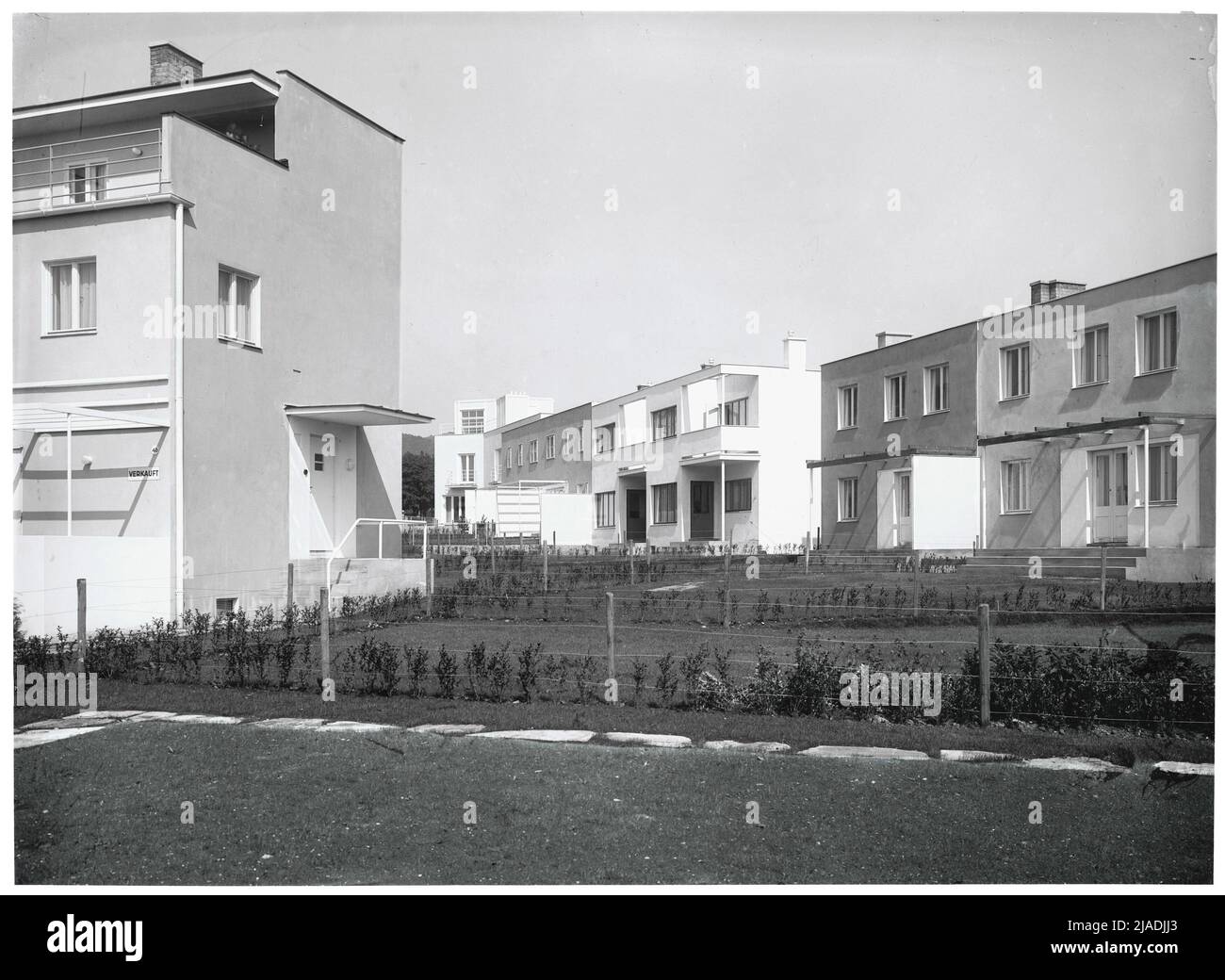 Werkbundsiedlung, Haus 46, 35-36, 33-34 (13., Woinovichgasse 7, Veitingerg. 103-117), Gartenseite. Martin Gerlach jun. (1879-1944), fotografo, Jacques Groag (1892-1962), architetto, Julius Jirasek (1896-1965), Architetto, Oswald Haerdtl (1899-1959), architetto, Ernst Anton Plischke (1903-1992), architetto, Josef Wenzel (1902-1964), architetto Foto Stock