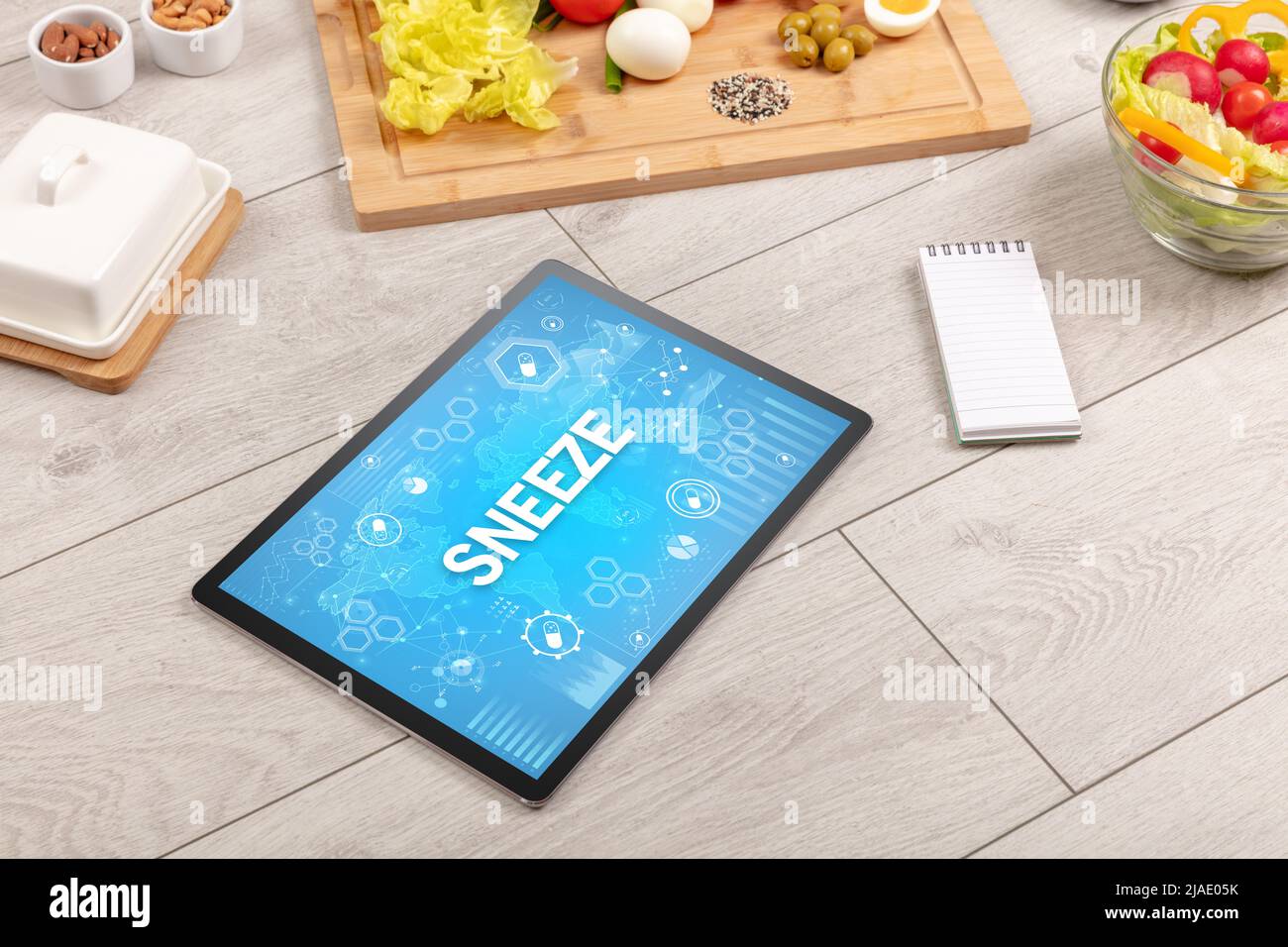 Composizione sana di Tablet PC, sistema immunitario Boost concetto Foto Stock