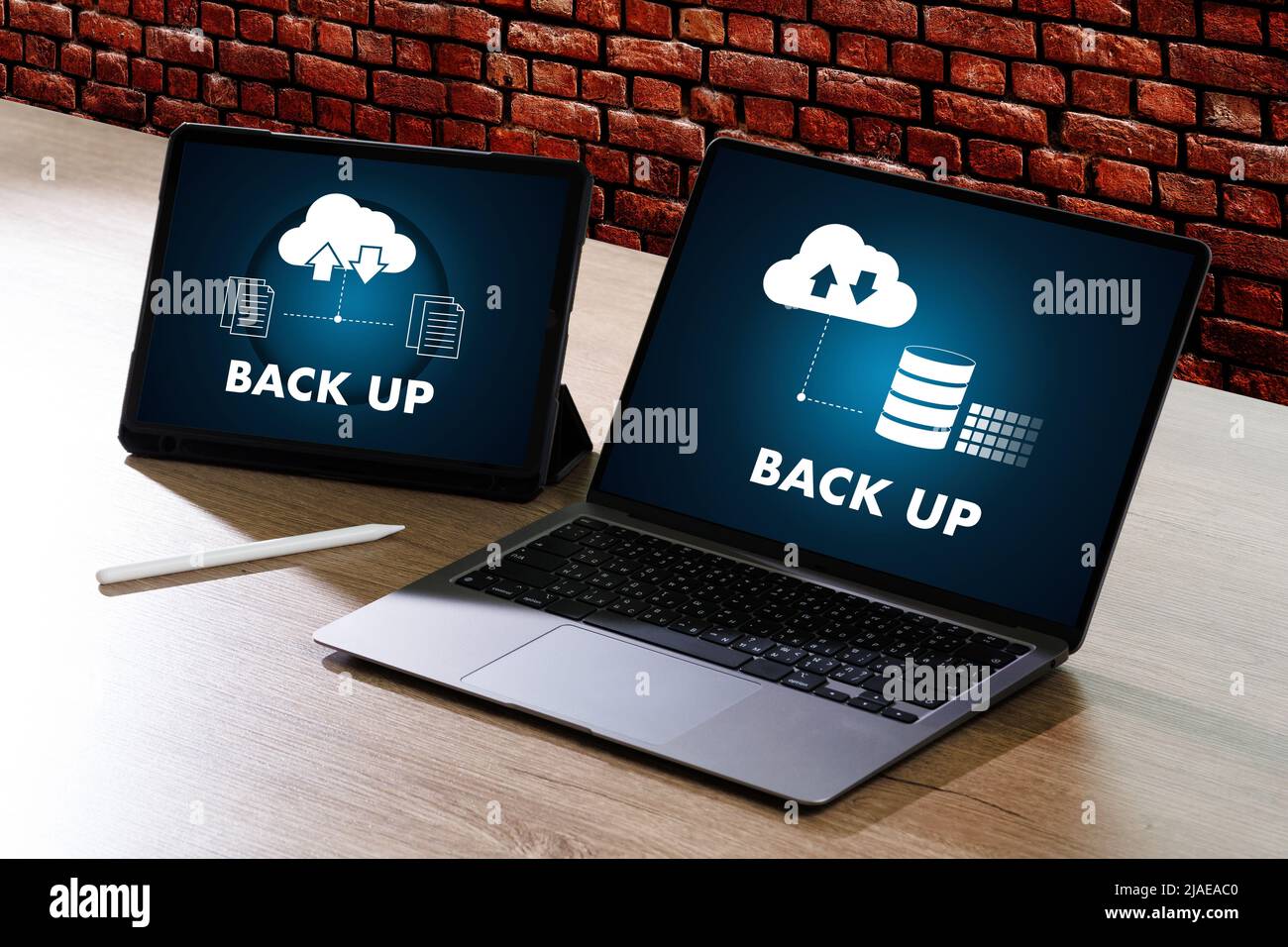 LIVE STREAMING Backup Download digitale di elaborazione un trasferimento dei dati , il download di streaming Foto Stock