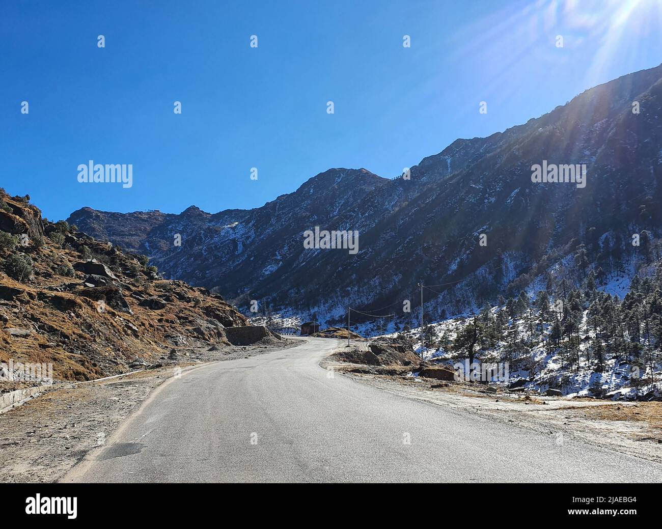 Sikkim, India - 1 gennaio 2021: Strade di montagna in sikkim Foto Stock