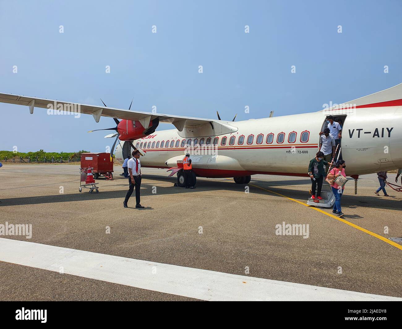 Lakshadweep, India - 12 marzo 2022: Aereo Air India PROPELLER sulla pista di Lakshadweep Foto Stock