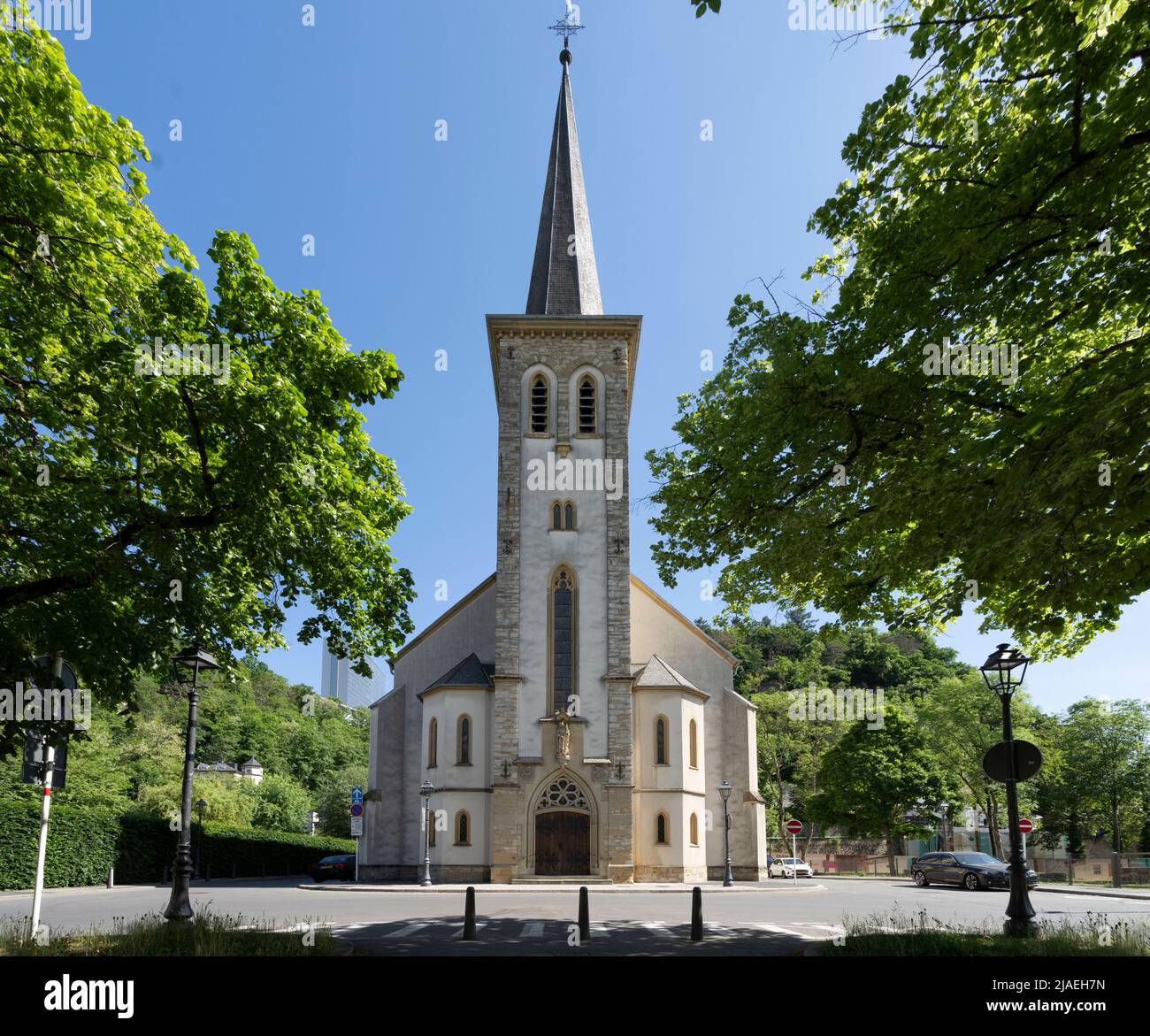 Città di Lussemburgo, maggio 2022. La facciata della Chiesa Sainte-Cunegonde nel distretto di Pfaffenthal. Foto Stock