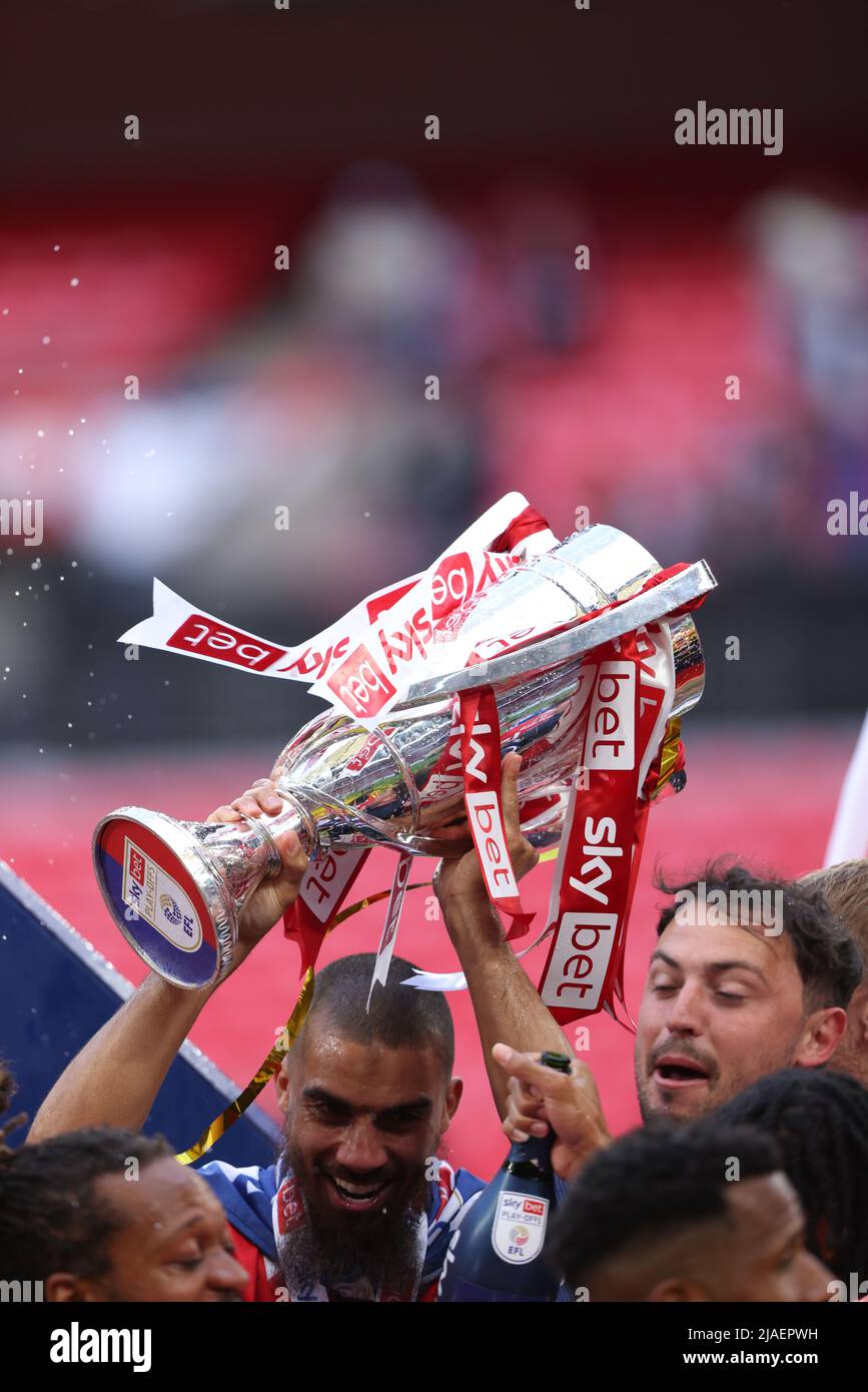 Londra, Regno Unito. 29th maggio 2022. Il trofeo della finale di gioco del campionato Sky Bet al campionato Play-off finale di Huddersfield Town contro Nottingham Forest al Wembley Stadium di Londra, Regno Unito il 29th maggio 2022. Credit: Paul Marriott/Alamy Live News Foto Stock