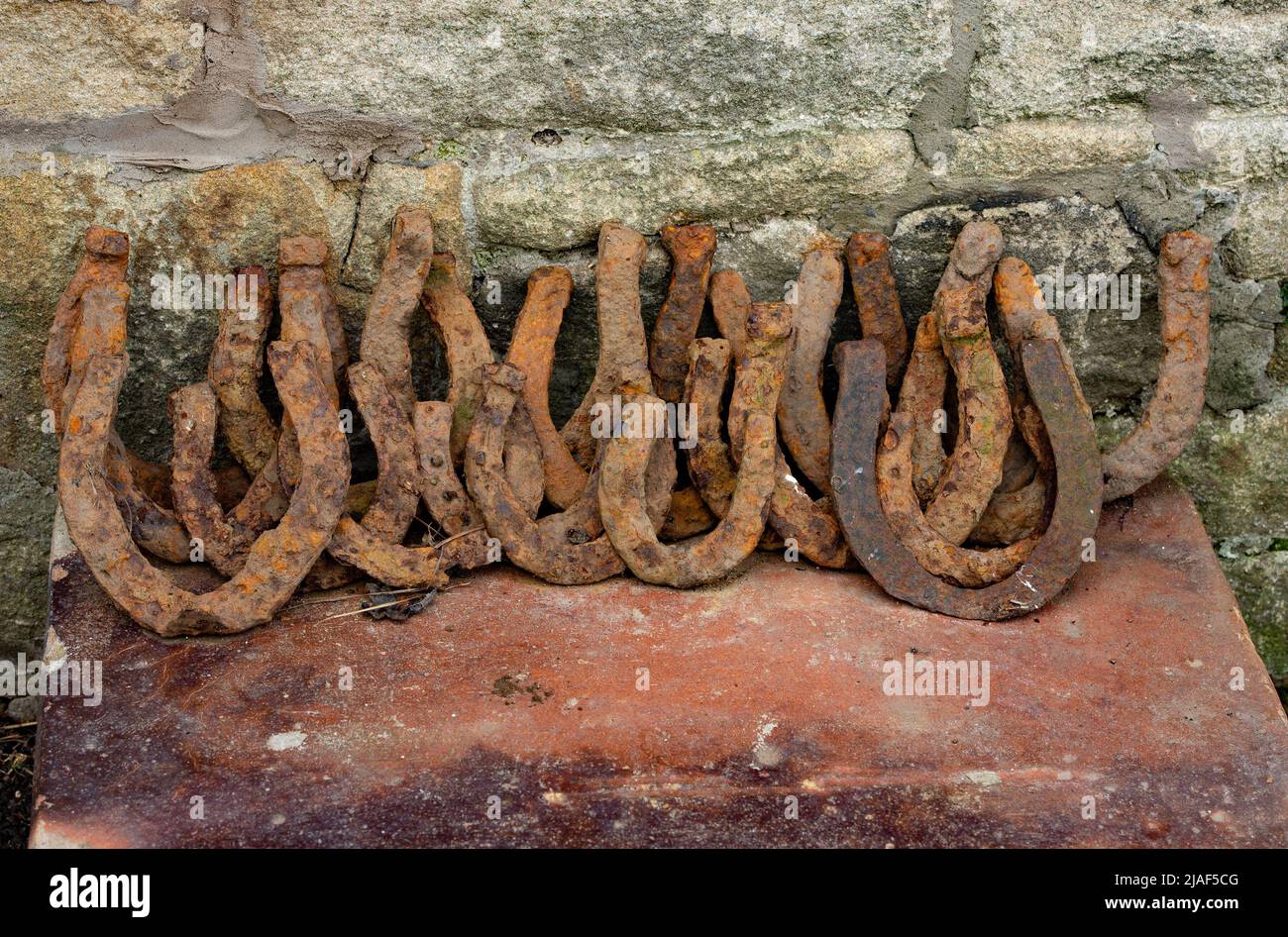 Scarpe da cavalli arrugginite, Newcastle, Northumberland, Regno Unito. Foto Stock