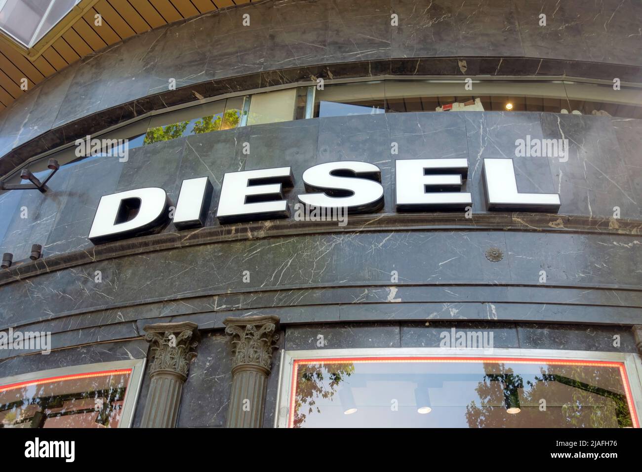 Barcellona Spagna - 9 maggio 2022 Diesel store. Diesel è un'azienda italiana di abbigliamento al dettaglio. Foto Stock