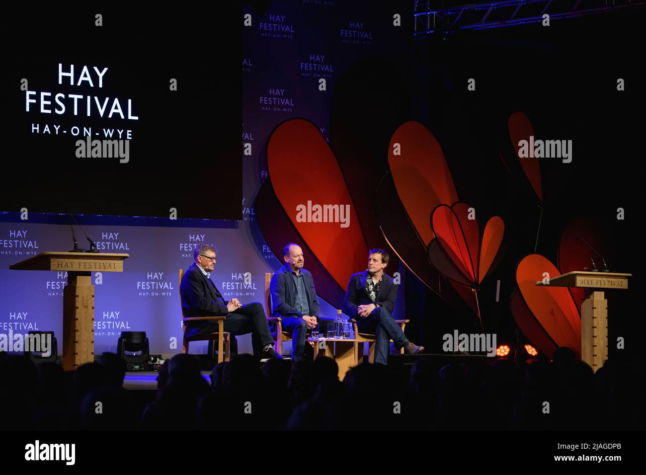 Hay-on-Wye, Galles, Regno Unito. 30th maggio 2022. Serhii Plokhy, Oliver Bullough e Catherine Belton in conversazione con Philippe Sands al Festival Hay 2022, Galles. Credit: Sam Hardwick/Alamy. Foto Stock