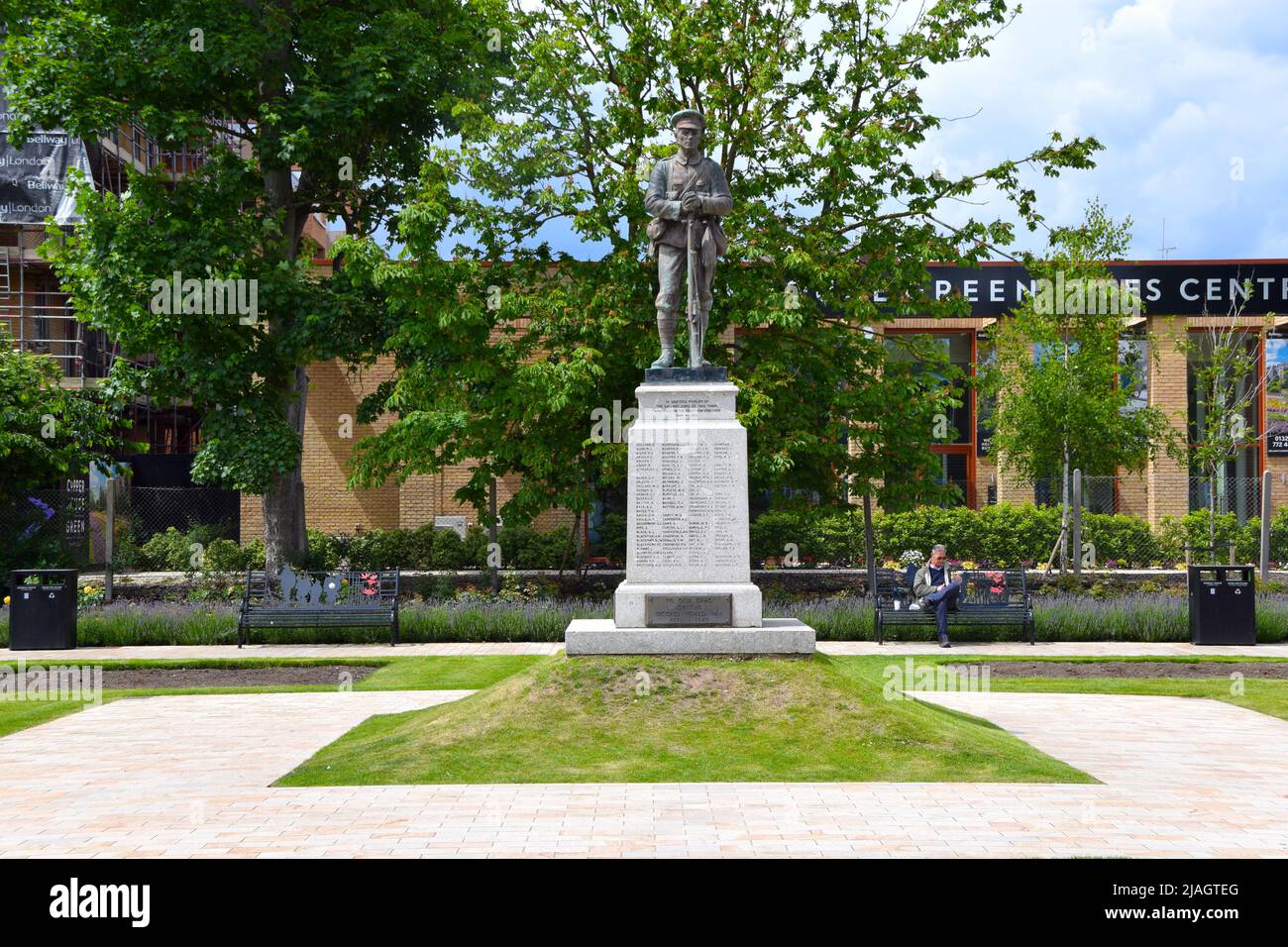 30/05/2022 Dartford UK il memoriale di guerra di Dartford in ricordo dei residenti della città che sono morti in entrambe le guerre di parola. Foto Stock