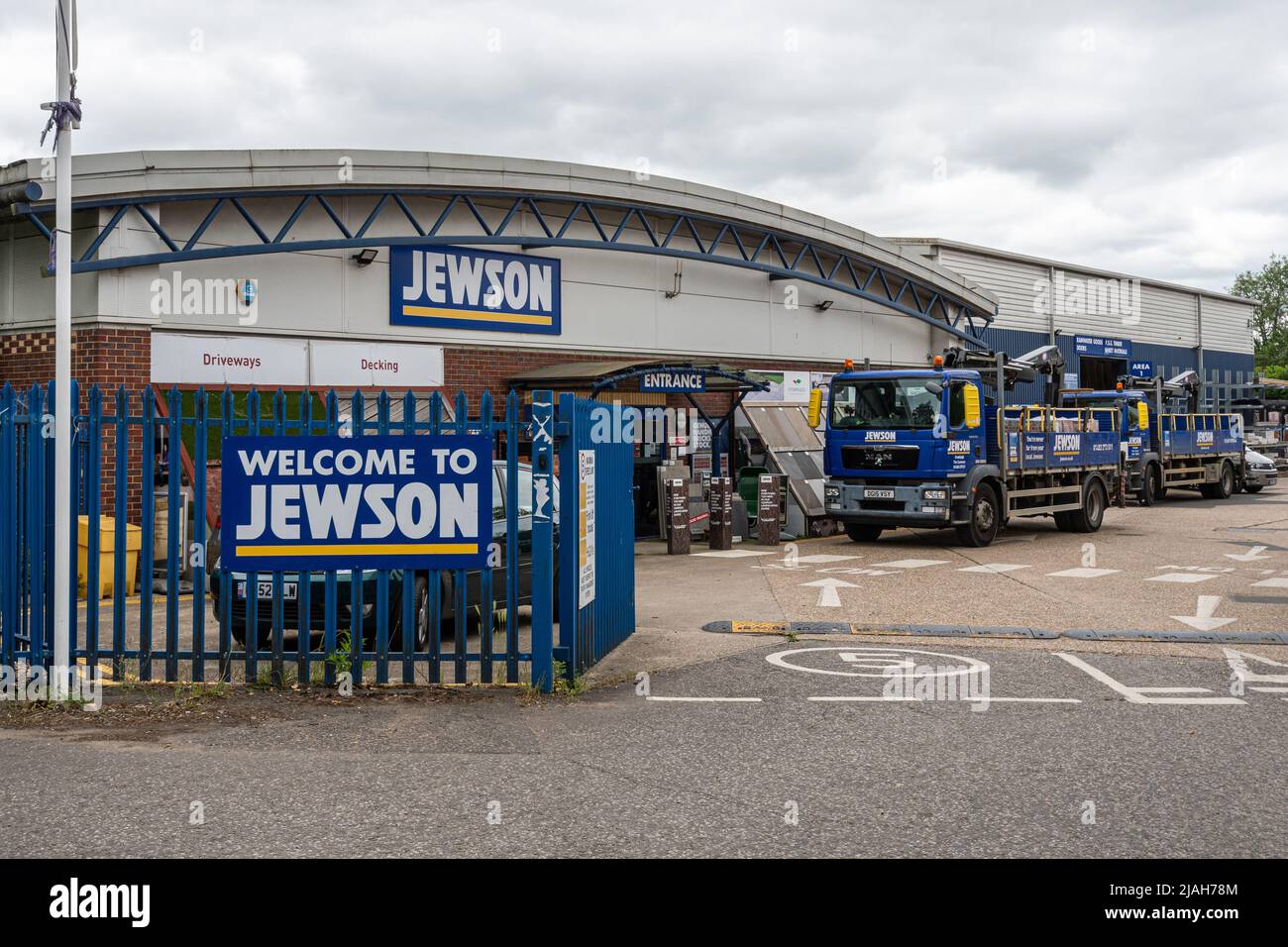 Jewson General builders Merchants, ramo di Cranleigh di Jewsons business, Surrey, Inghilterra, Regno Unito Foto Stock