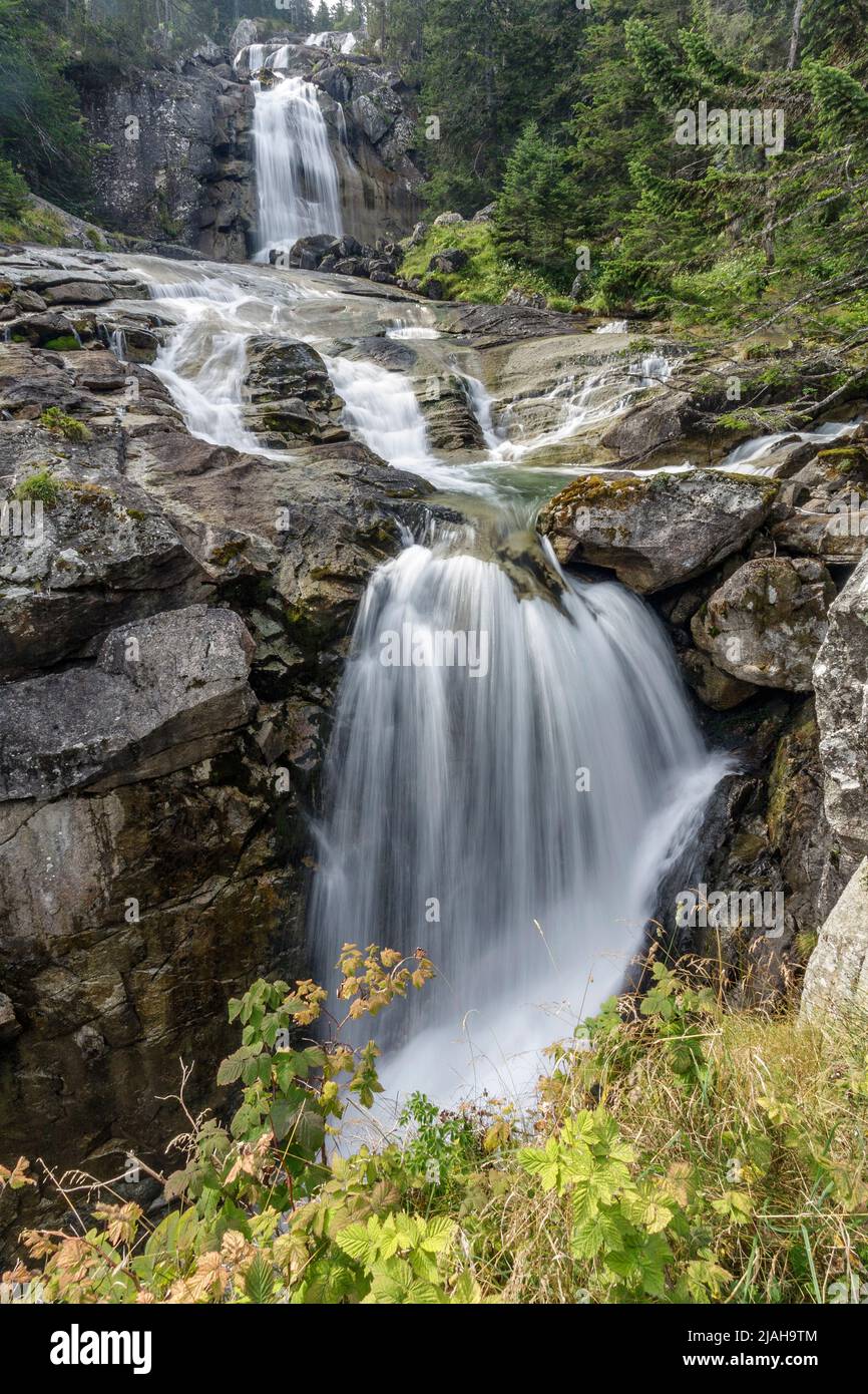 Cascate a Pont d'Espagne, valle di Gaube, Hautes pyrenees parco nazionale, Francia Foto Stock