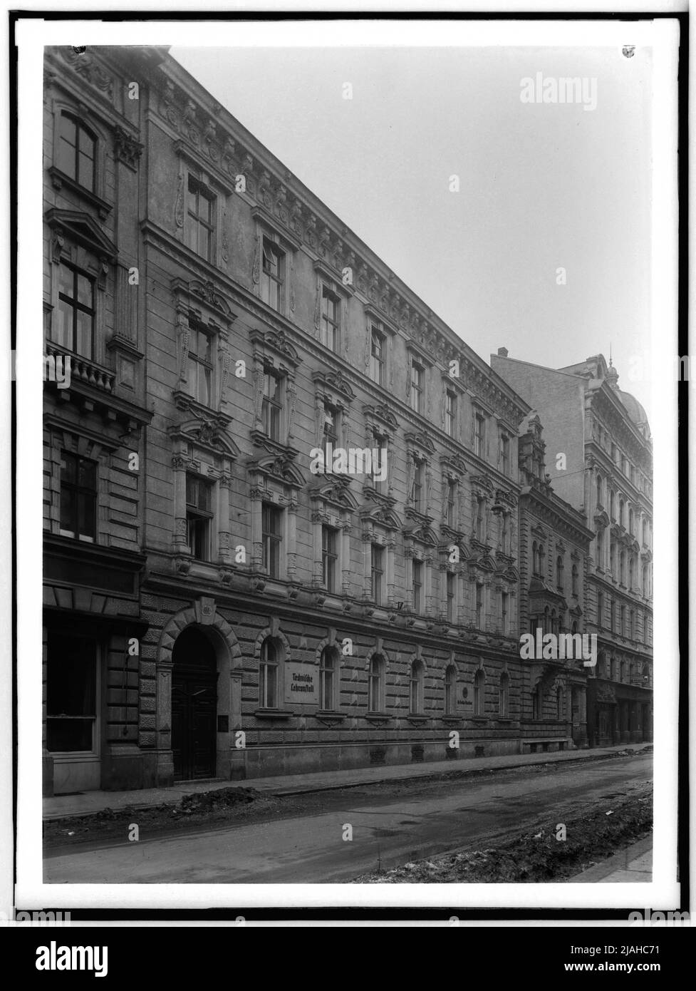Istituto di formazione tecnica, 4th, Argentinierstraße 11, vista esterna Foto Stock