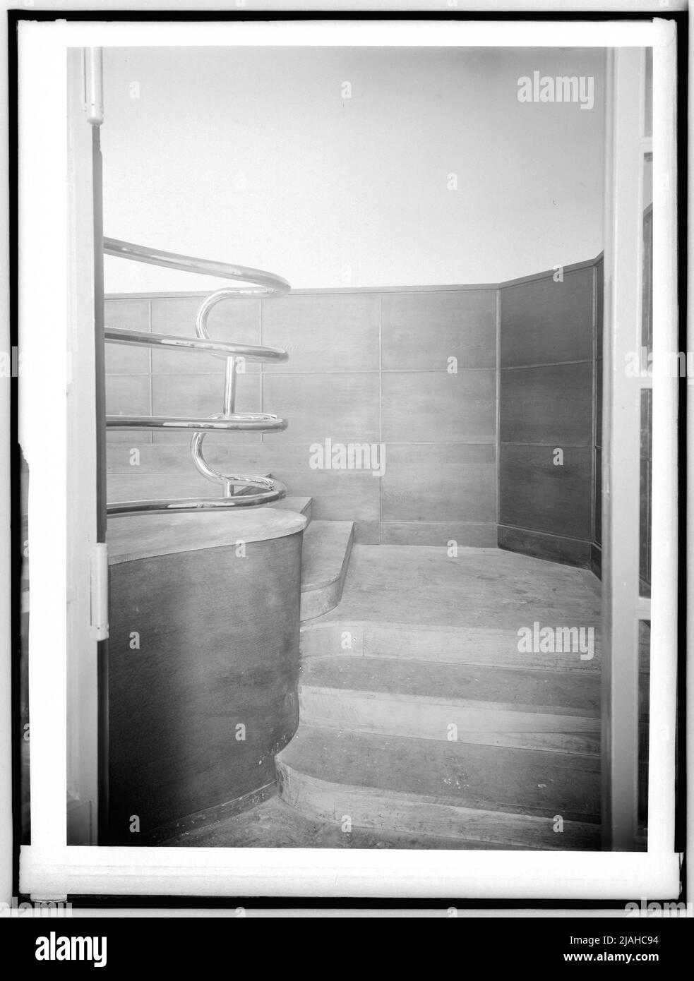 Dorotheum Floridsdorf, 21st, Pitkagasse 4, dettaglio della scala Foto Stock