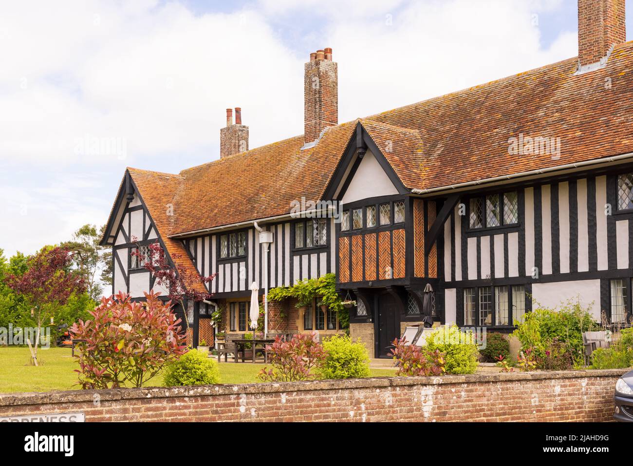 Vista delle Ogilvie Margaret Almshouses a Thorpeness, Suffolk. REGNO UNITO Foto Stock