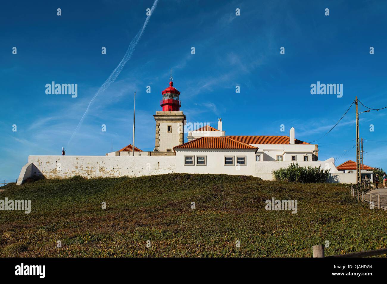 Il faro si affaccia su Cabo da Roca, il punto più occidentale del Portogallo e dell'Europa continentale Foto Stock