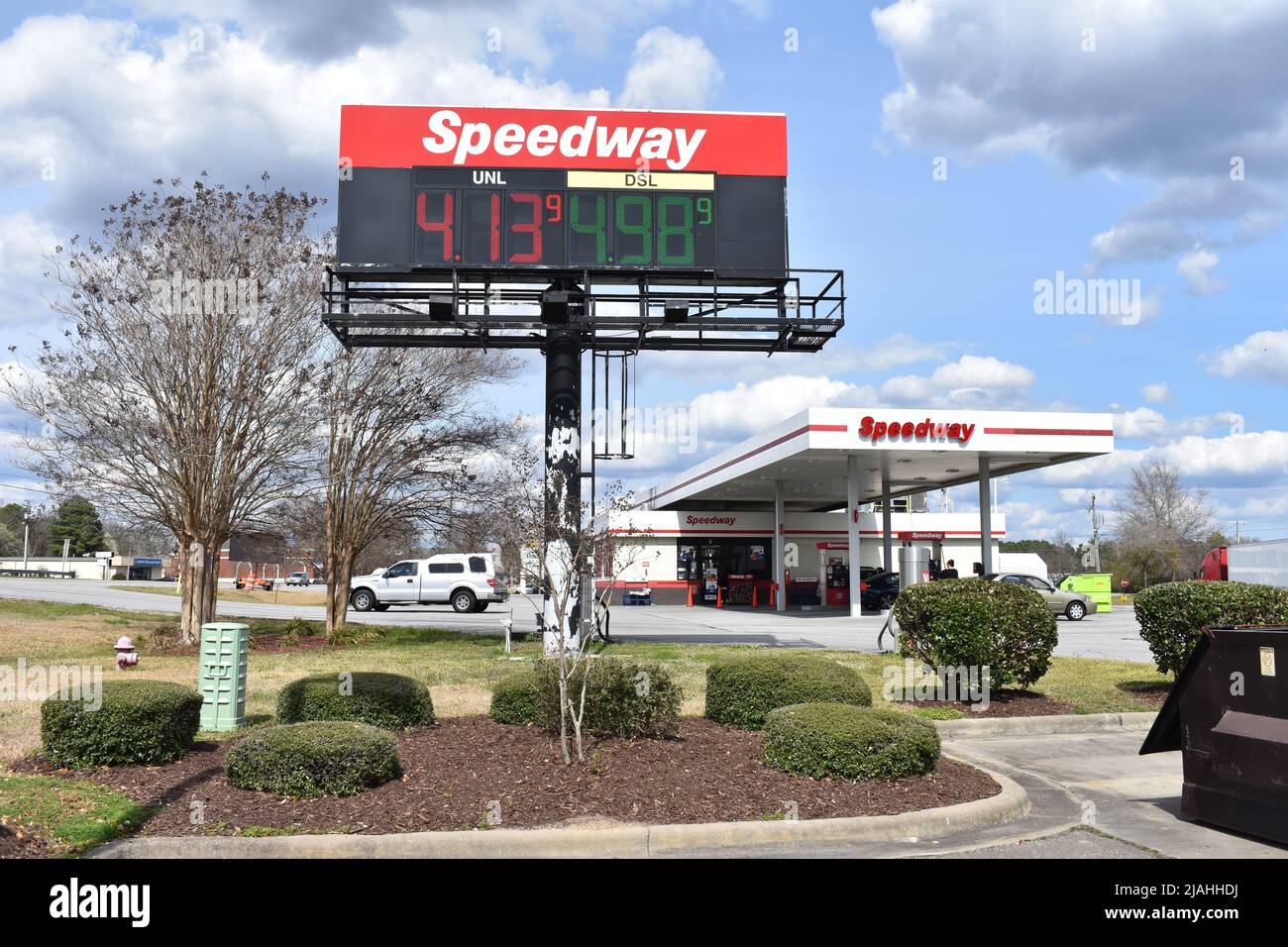 Una stazione di benzina che mostra il prezzo elevato di gas nel 2022 negli Stati Uniti. Foto Stock