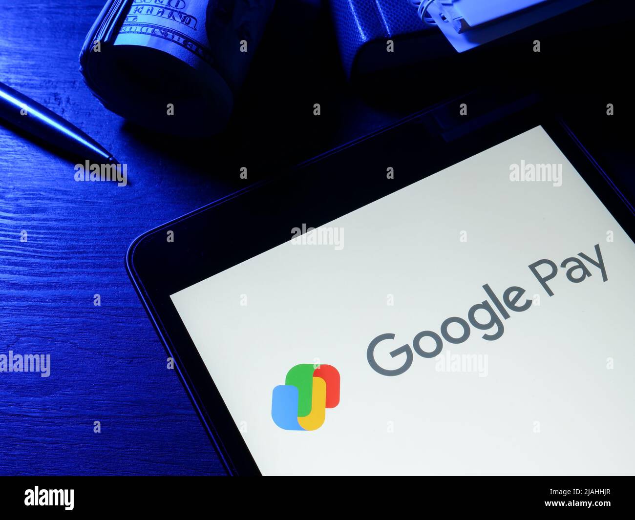 KIEV, UCRAINA - 26 maggio 2022. Logo Google pay sullo schermo del tablet. Foto Stock