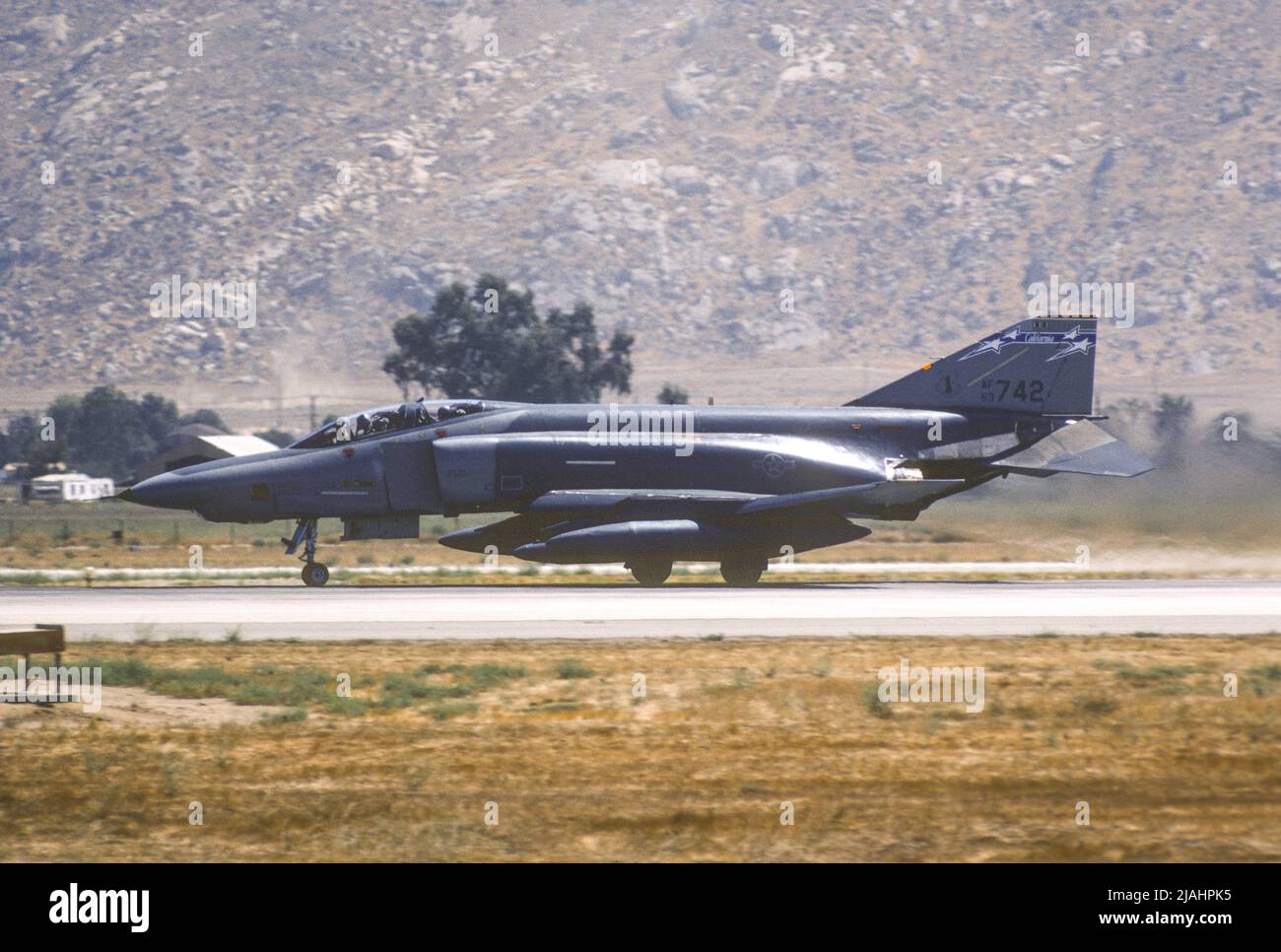 F4 Phantom del 163rd Tactical Fighter Group, inizia il lancio del decollo, March Air Force base, California Foto Stock