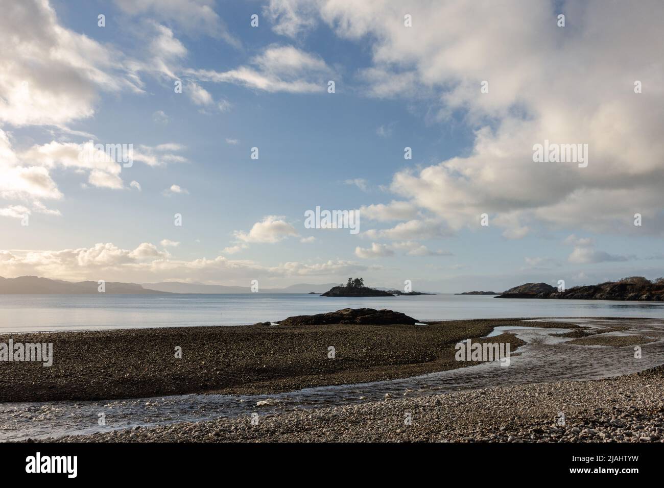 Paesaggio scozzese - splendida posizione selvaggia di Druimindarroch e Borrodale Beach in inverno, vicino ad Arisaig, Scozia Foto Stock