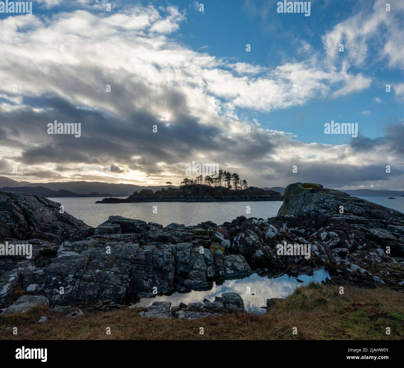 Paesaggio scozzese - splendida posizione selvaggia di Druimindarroch e Borrodale Beach in inverno, vicino ad Arisaig, Scozia Foto Stock