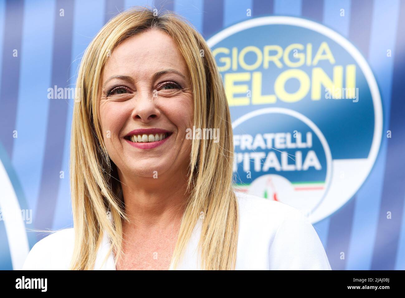 Giorgia Meloni, leader del partito politico dei Fratelli d'Italia, ha parlato a sostegno del candidato di centro destra Dario Allevi a Monza il 30 maggio 2022 Foto Stock