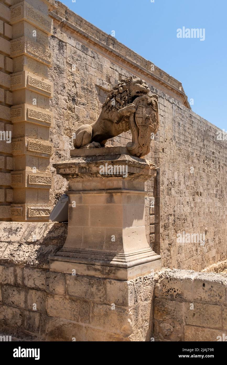 Leone alla porta della città, Mdina, Malta Foto Stock