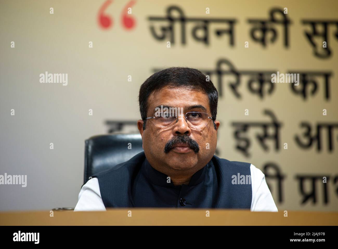 New Delhi, India. 30th maggio 2022. Dharmendra Pradhan BJP leader e Ministro dell'Istruzione e Ministro dello sviluppo delle competenze e dell'imprenditorialità partecipa a una conferenza stampa presso l'ufficio del partito. Bharatiya Janata Party (BJP) il partito al governo ha tenuto una conferenza stampa che segna otto anni del governo modi in India. Credit: SOPA Images Limited/Alamy Live News Foto Stock