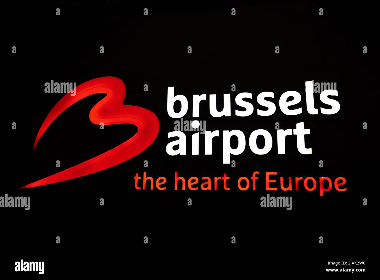 Cartello dell'aeroporto di Bruxelles fuori da Zaventem International che dice il cuore dell'Europa Foto Stock