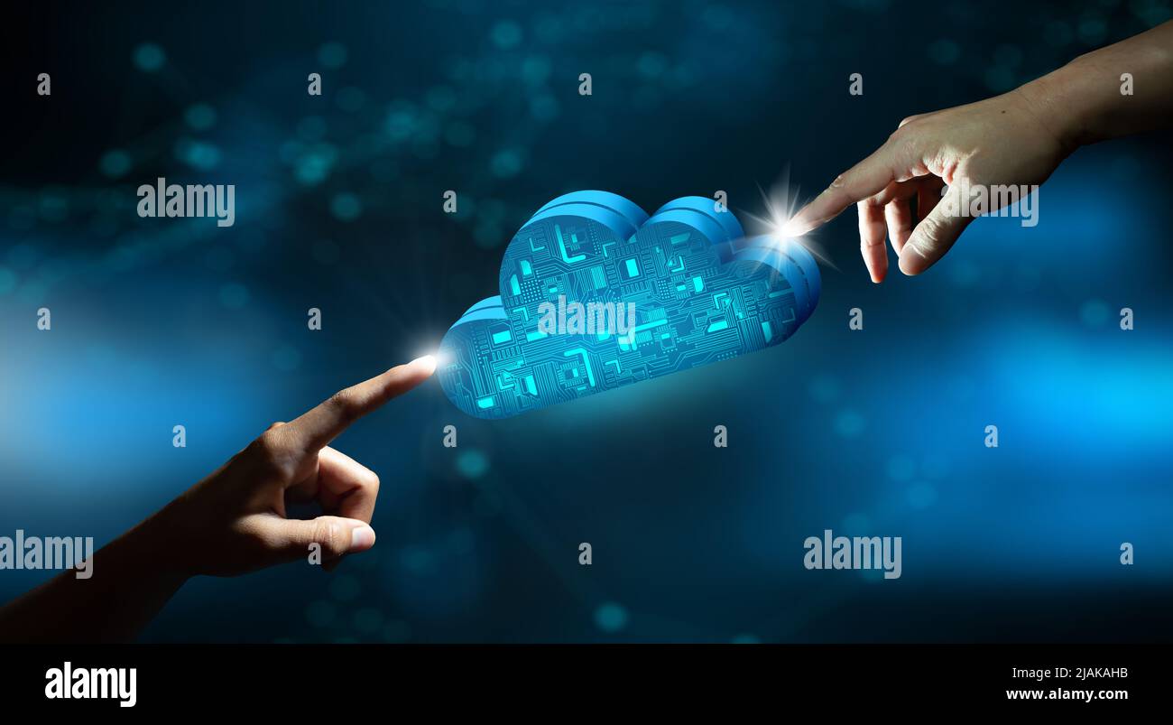 L'uomo d'affari punta la tecnologia di cloud computing rete di storage Internet. Concetto di servizio cloud, tecnologia cloud e storage cloud. Foto Stock