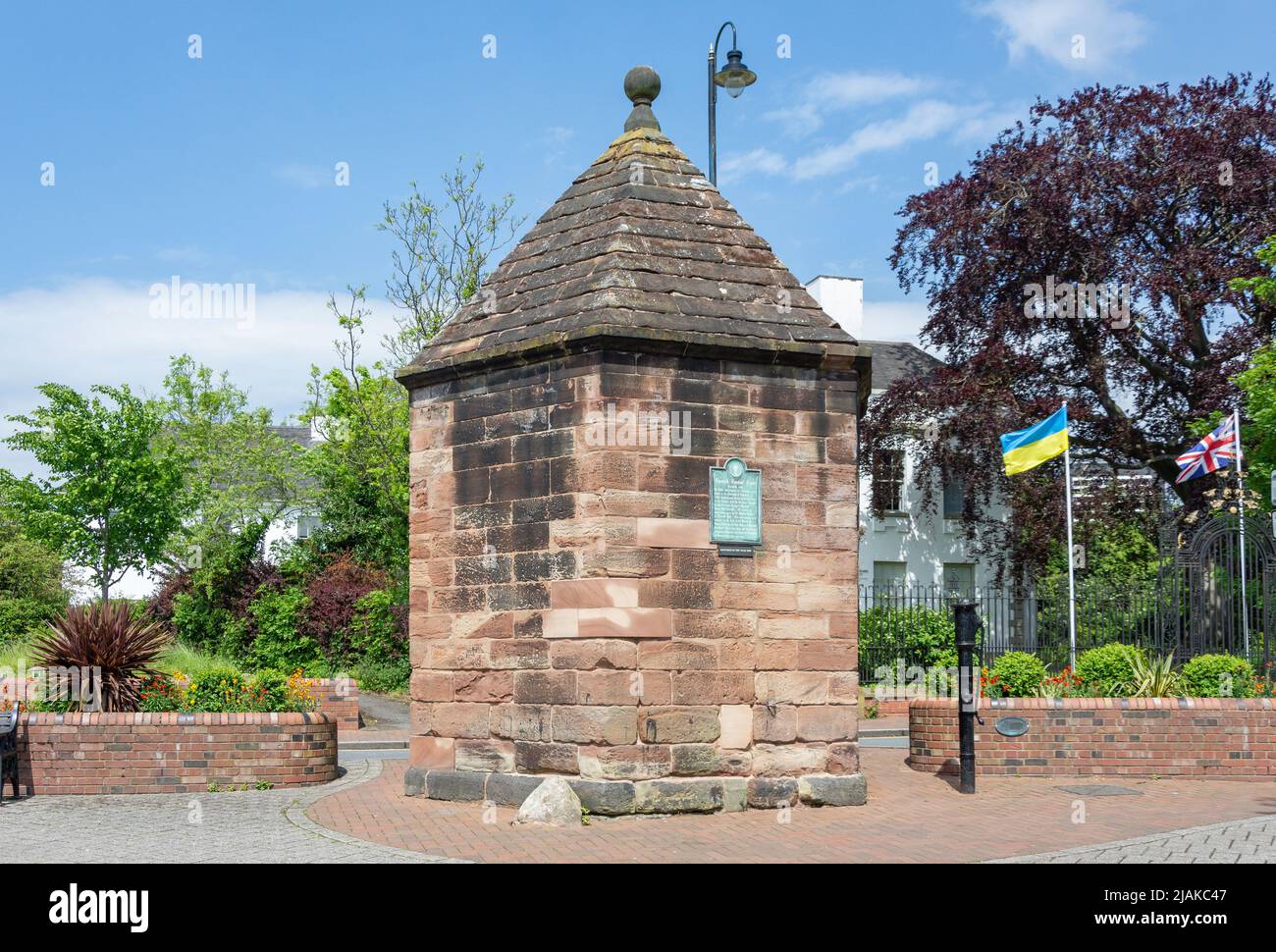 18th Century Water Conduit Head and Pumphouse, Market Place, Cannock, Staffordshire, Inghilterra, Regno Unito Foto Stock