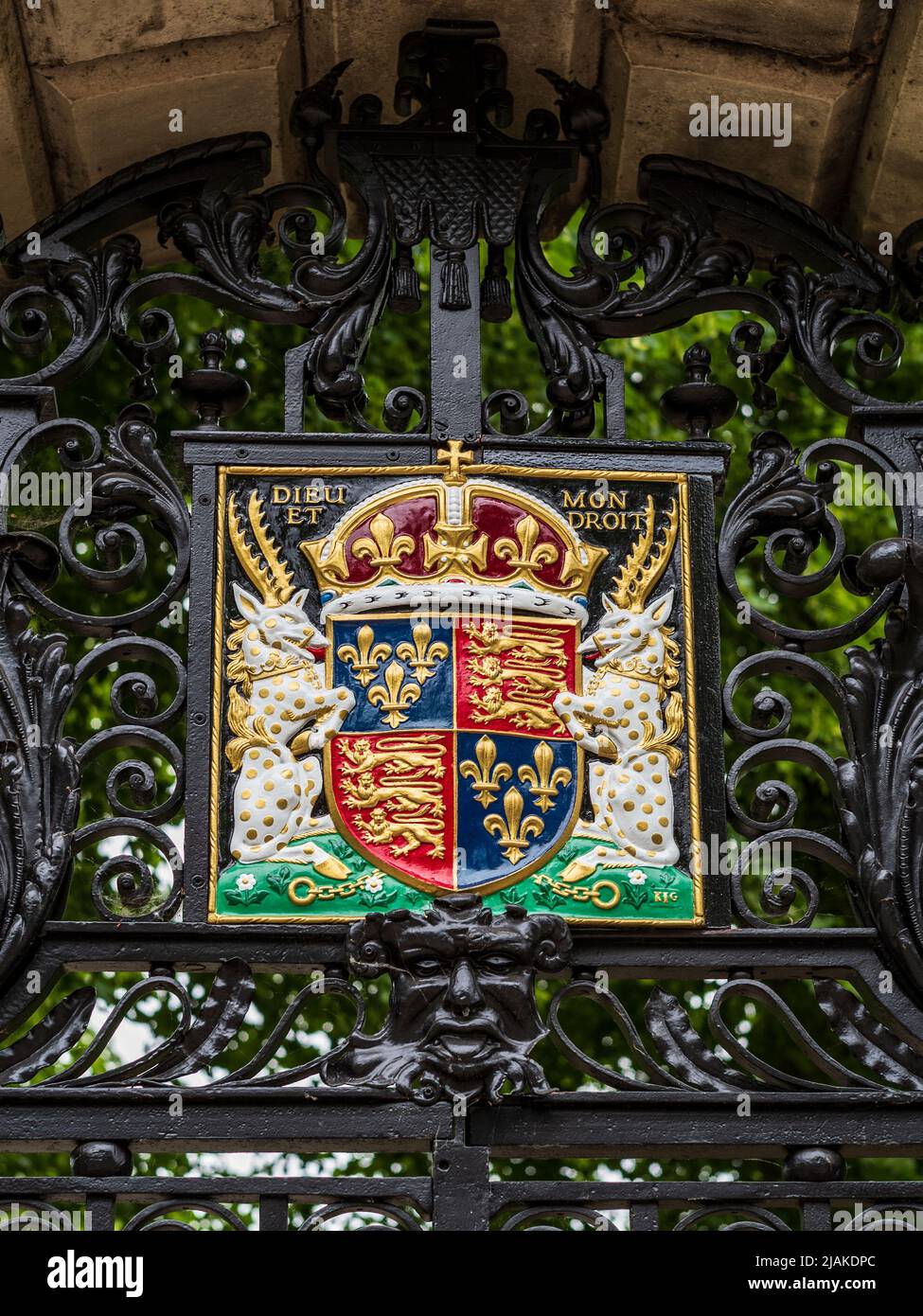 Henry VI Coat of Arms, Kings College Cambridge. Royal Coat of Arms of King Henry VI, fondatore del Kings College nel 1441 Foto Stock