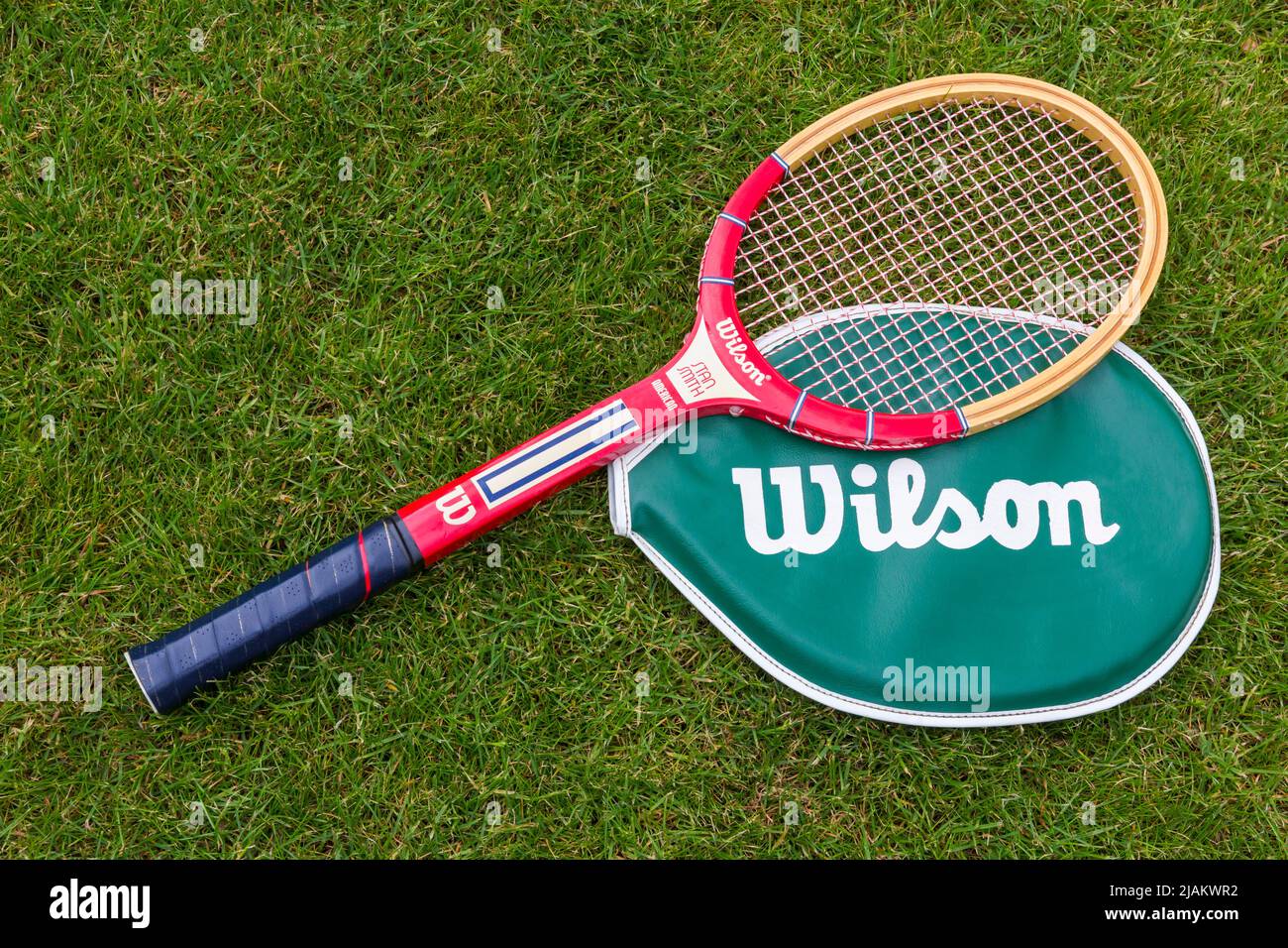 Racket da tennis Wilson, racket da tennis Wilson, sul prato in erba Foto Stock