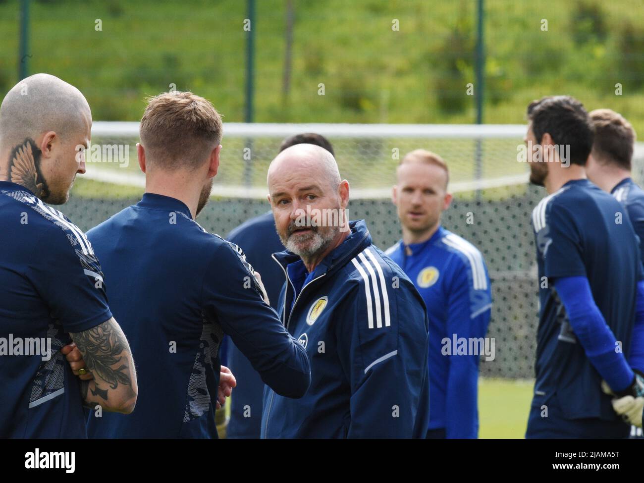 Oriam Sports Centre Edinburgh.Scotland.UK. 31st maggio 22 Scotland Training Session for FIFA WCQ .Play -Off semi-Final Match vs Ucraina Scotland Manager Steve Clarke Credit: eric mccowat/Alamy Live News Foto Stock