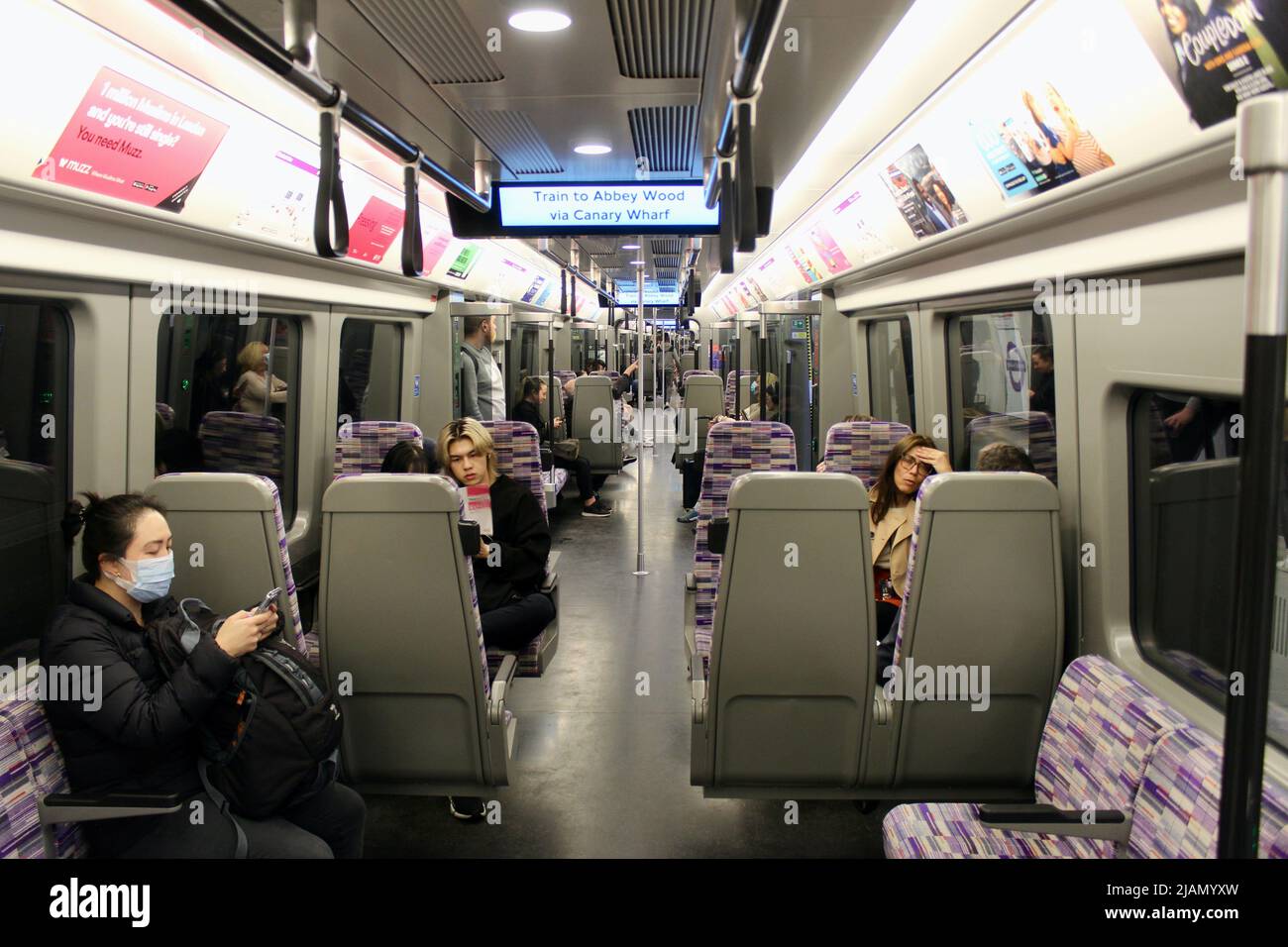 La nuova ferrovia trasversale della linea elizabeth alla stazione stradale di tottenham Court london UK Foto Stock