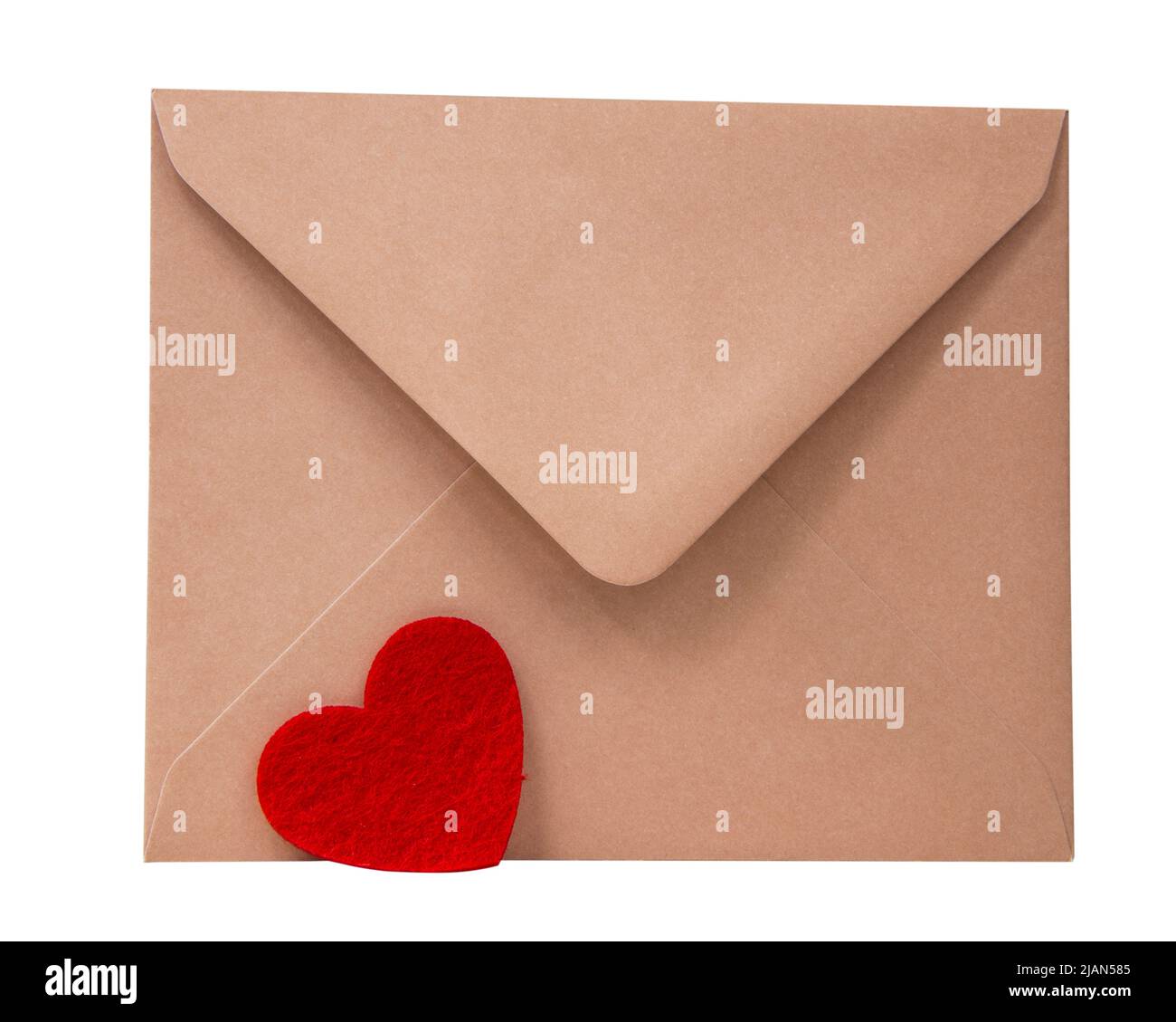 Busta marrone artigianale con cuore feltro isolato su sfondo bianco Foto Stock