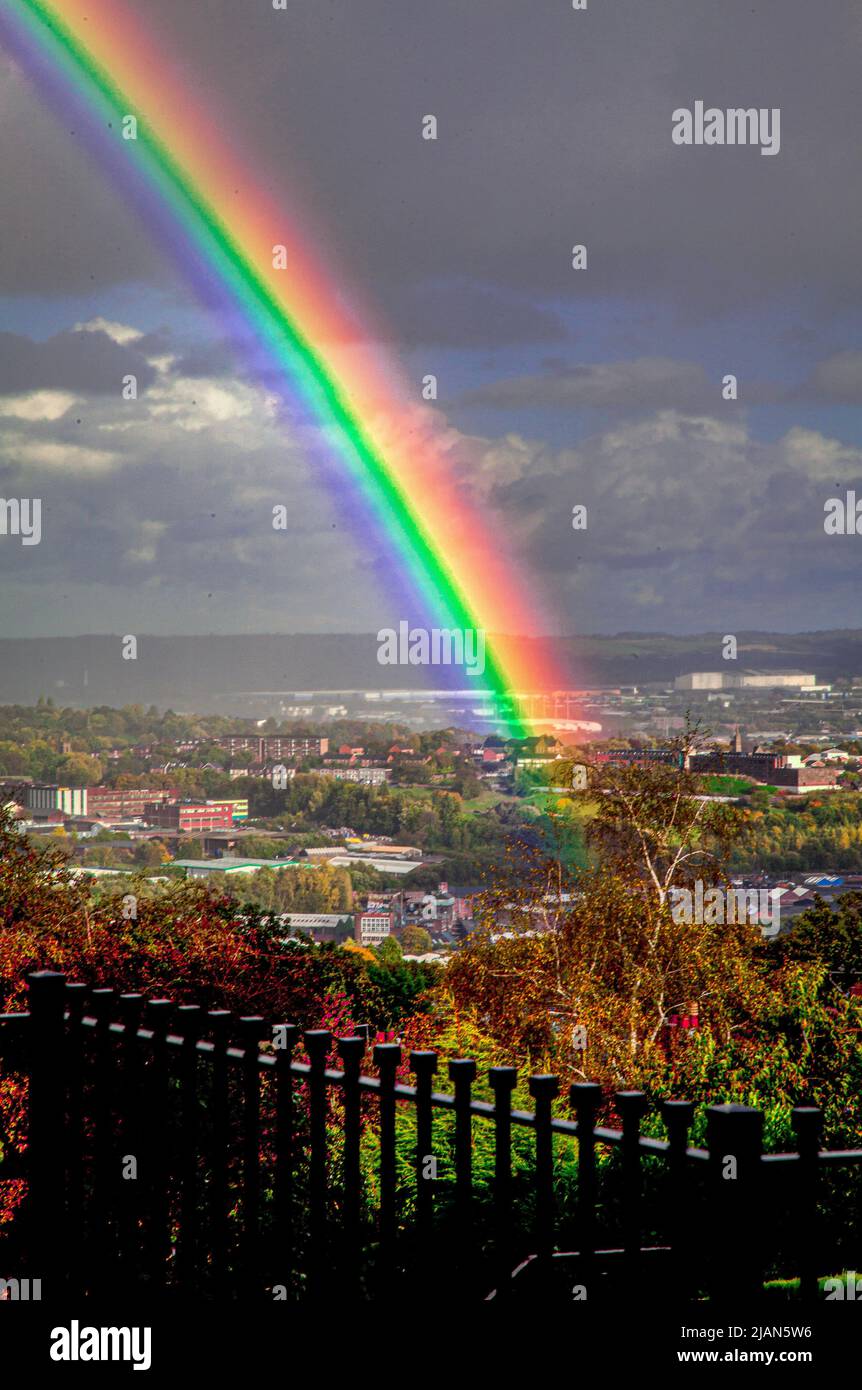 Rainbow Over Walkely a Sheffield, Regno Unito Foto Stock