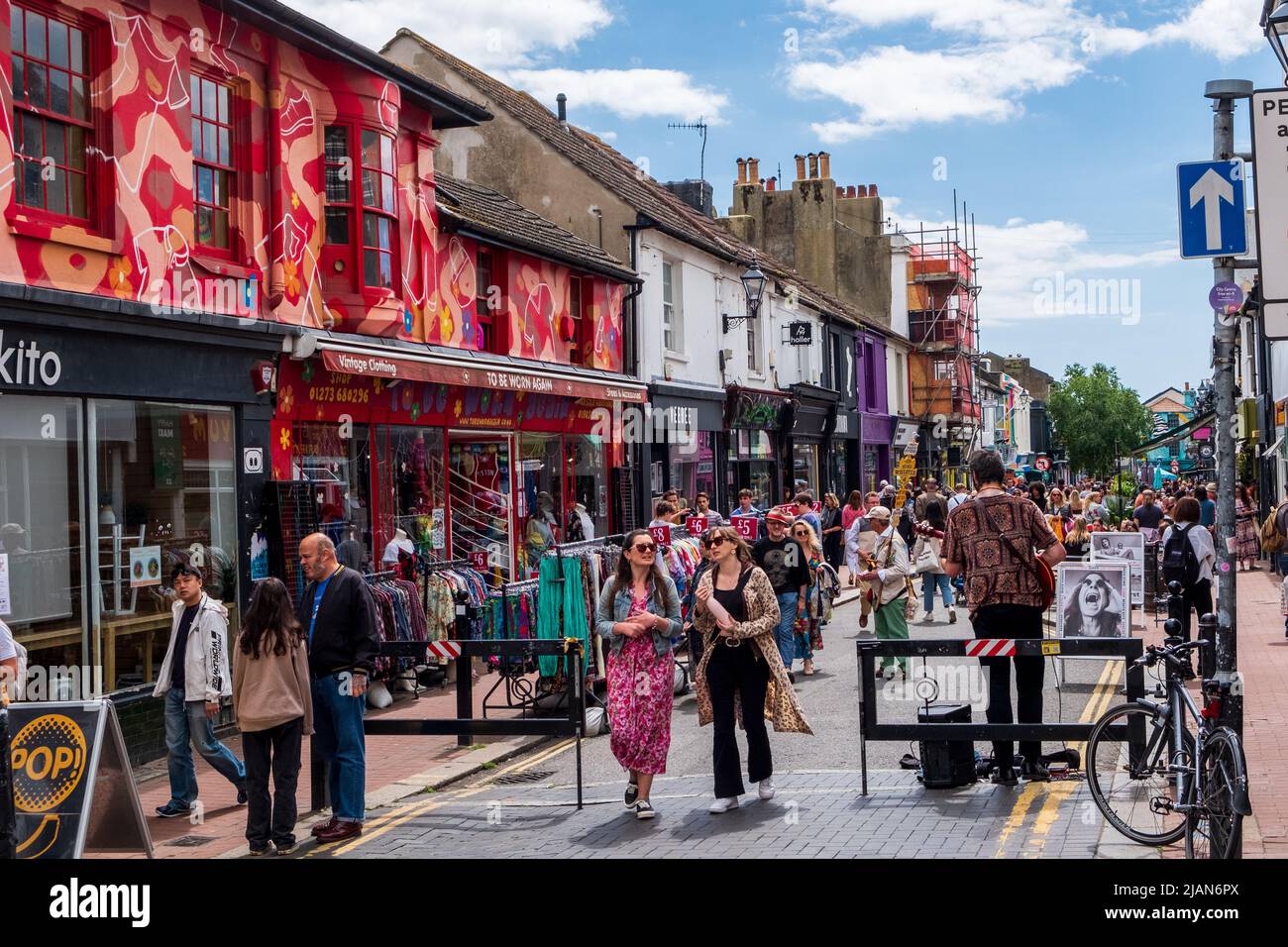 Negozi indipendenti su Sydney Street nel North Laine di Brighton Foto Stock