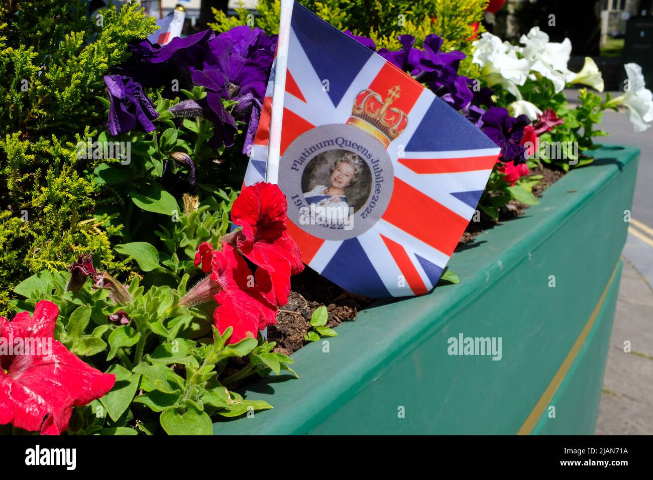 Bandiera Platinum Jubilee Union in mostra. Wilton UK Giugno 2022. Foto Stock