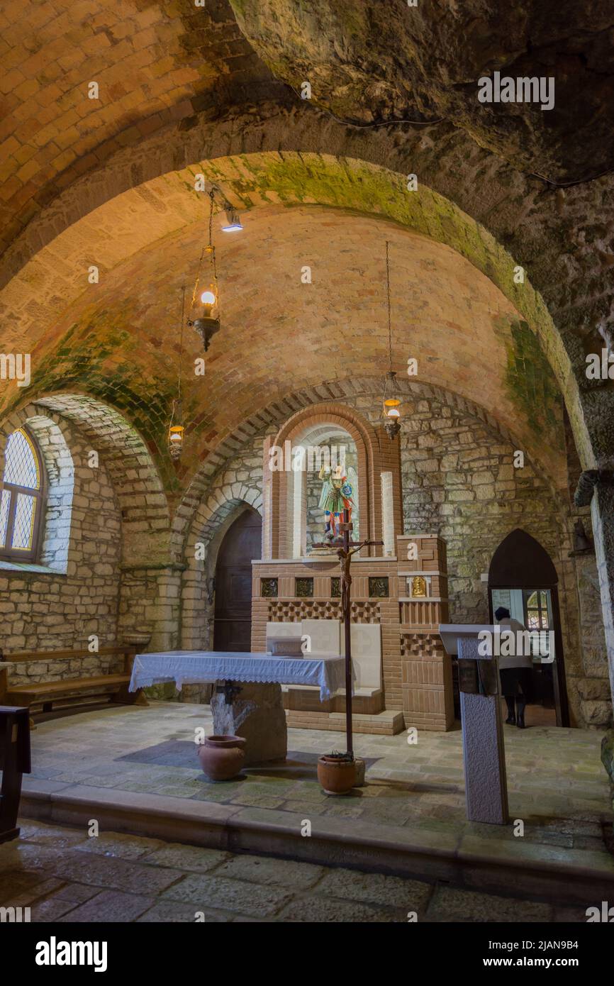 Santangelo in grotte IS, Chiesa rupestre di S. Michele Arcangelo Foto Stock