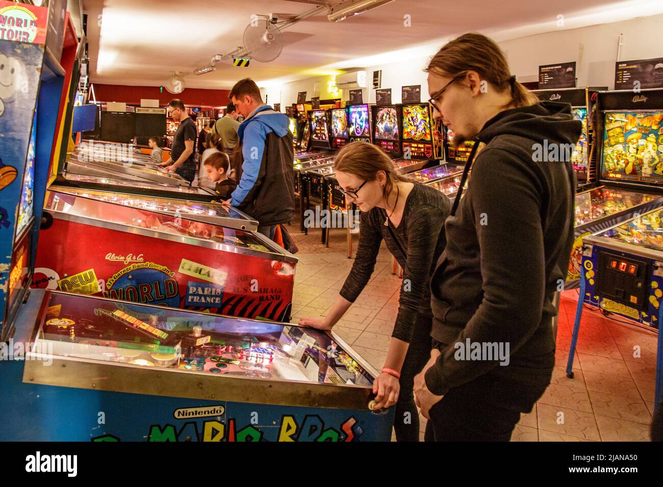 Budapest, Ungheria - 25 Marzo 2018: Museo di flipper. Pinball tabella vista ravvicinata della macchina vintage Foto Stock