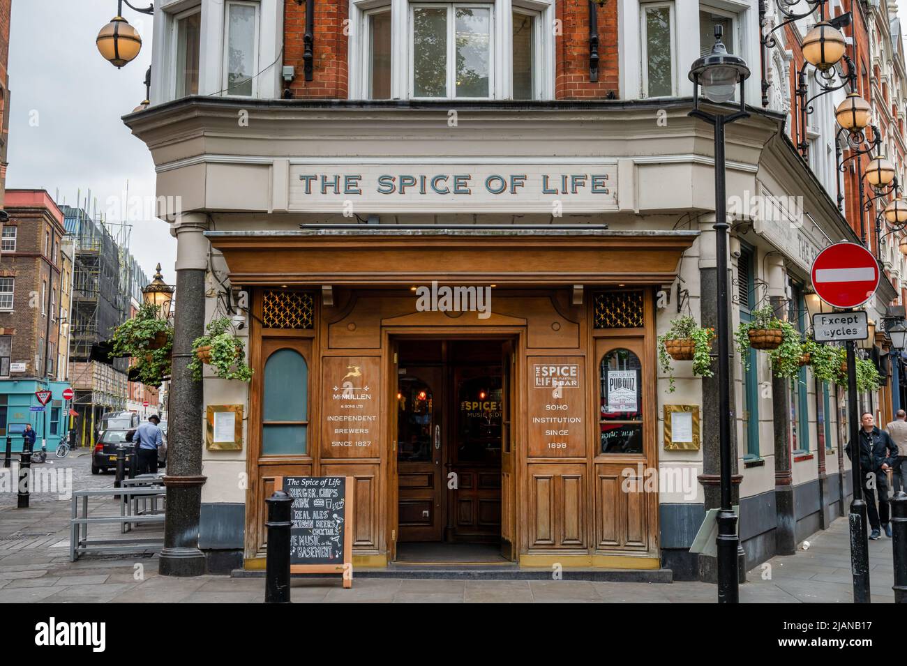 Londra, UK- 3 maggio 2022: The Spice of Life Bar a Londra Foto Stock