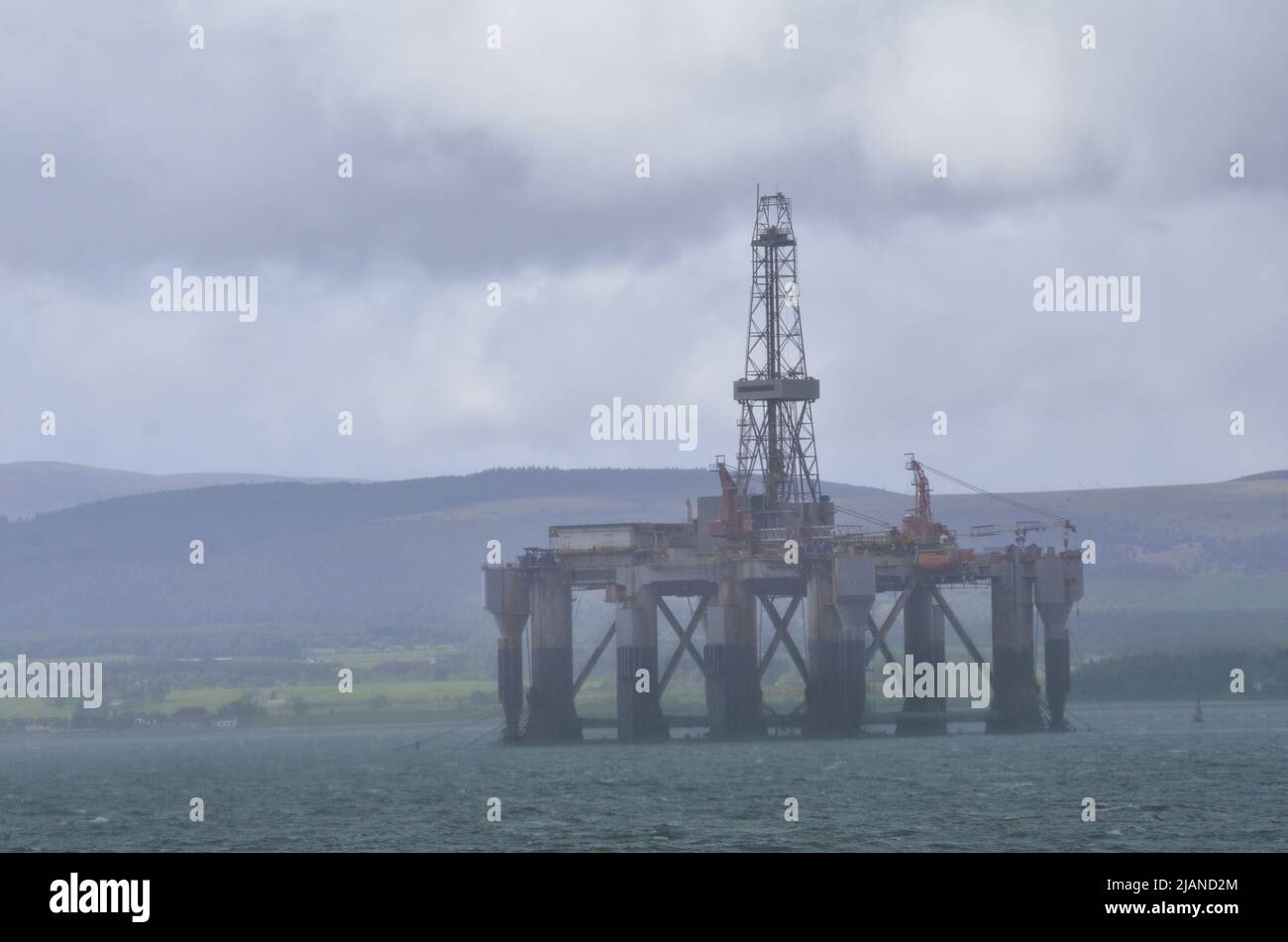 CROMARTY FIRTH, SCOZIA, Regno Unito - piattaforme petrolifere e di gas del Mare del Nord nel Cromarty Firth, Scozia, Regno Unito Foto Stock