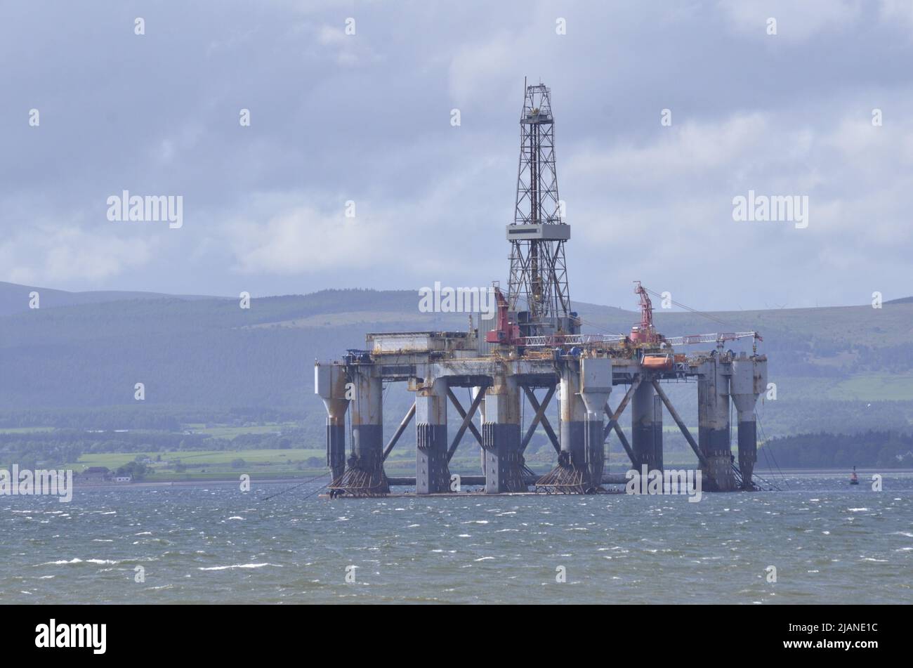 CROMARTY FIRTH, SCOZIA, Regno Unito - piattaforme petrolifere e di gas del Mare del Nord nel Cromarty Firth, Scozia, Regno Unito Foto Stock