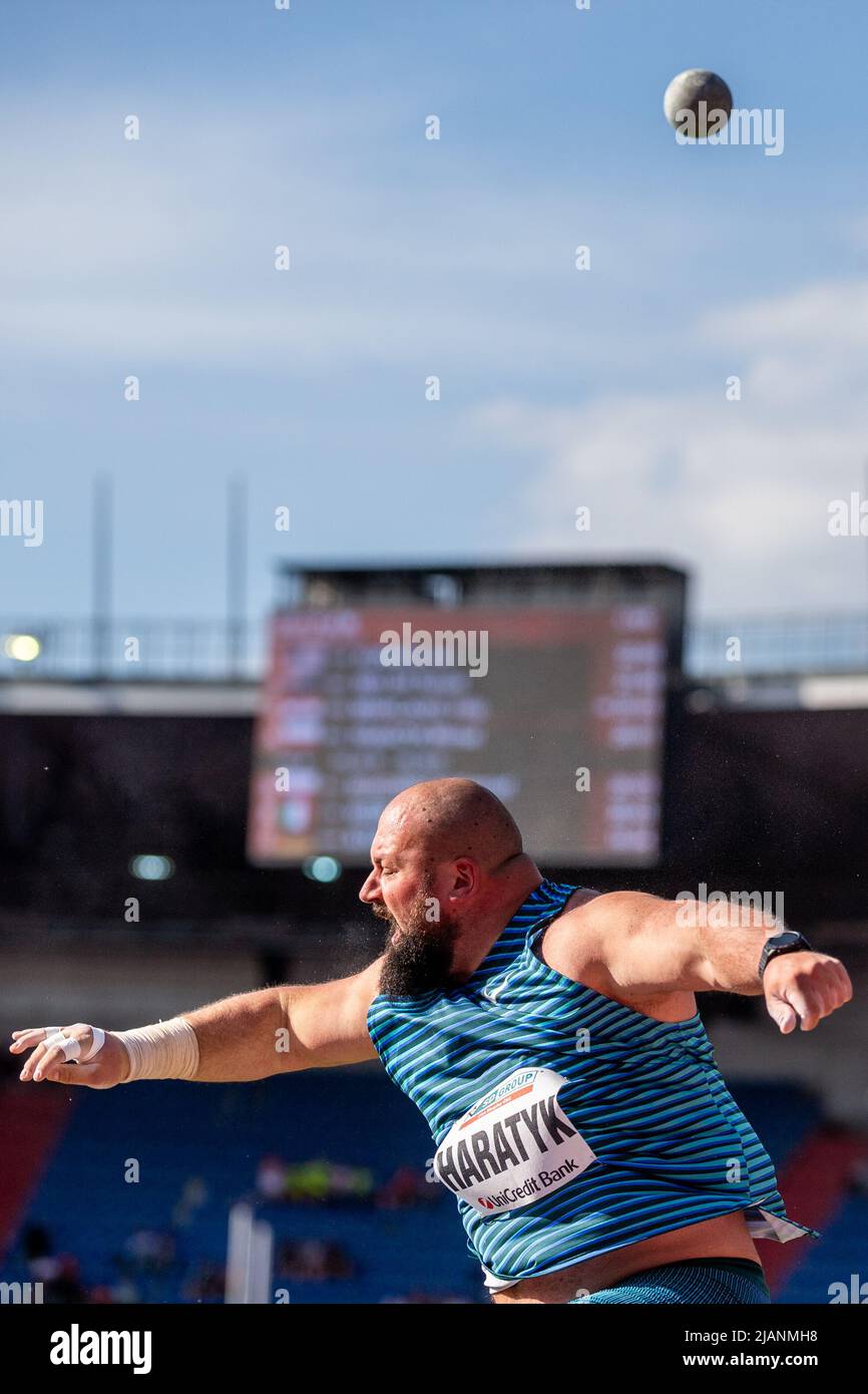 Ostrava, Repubblica Ceca. 31st maggio 2022. Il lanciatore sparato Michal Haratyk della Polonia compete durante il Golden Spike, incontro atletico internazionale del giro continentale - categoria d'oro a Ostrava, Repubblica Ceca, 31 maggio 2022. Credit: Vladimir Prycek/CTK Photo/Alamy Live News Foto Stock
