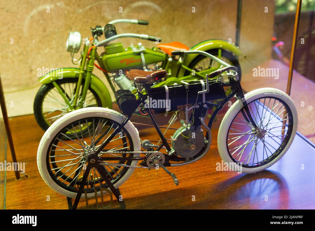 Istanbul, Turchia, 23 marzo 2019: Moto classiche nel Museo industriale Rahmi M. Koc. Il museo Koc è un museo industriale dedicato alla storia di Foto Stock