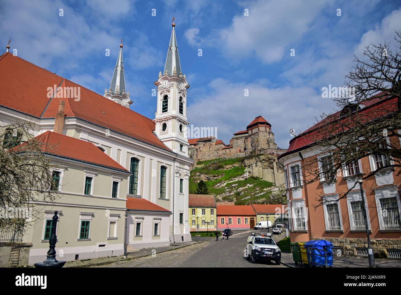 Castello di Esztergom e Chiesa di Sant'Ignazio di Loyola a Esztergom, Ungheria Foto Stock