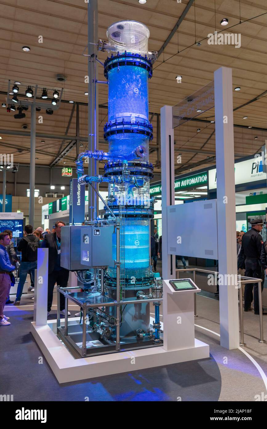 Prima giornata ad Hannover Messe 2022, fiera industriale, dopo 2 anni di corona break, sala espositiva, stand Siemens, bassa Sassonia, Germania Foto Stock