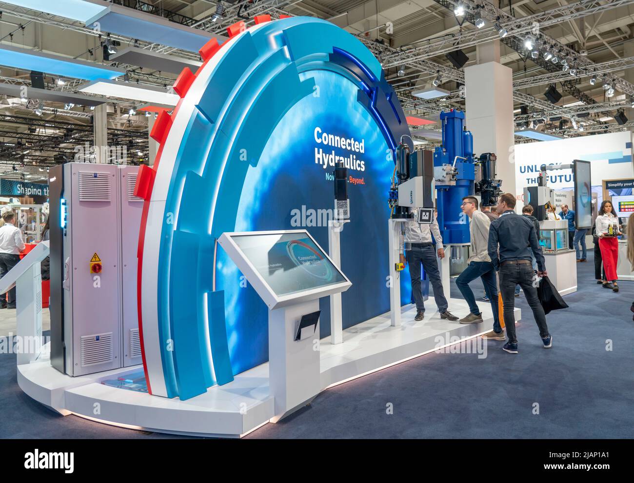 Prima giornata ad Hannover Messe 2022, fiera industriale, dopo 2 anni di Corona break, sala espositiva, bassa Sassonia, Germania Foto Stock