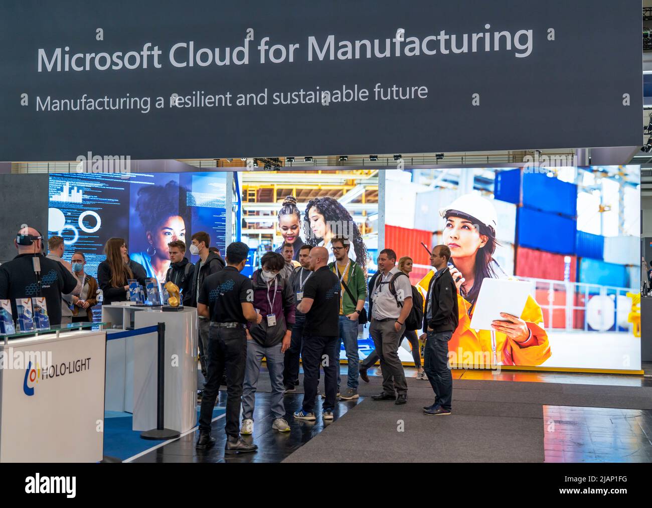 Prima giornata ad Hannover Messe 2022, fiera industriale, dopo 2 anni di Corona break, sala espositiva, stand Microsoft, bassa Sassonia, Germania Foto Stock