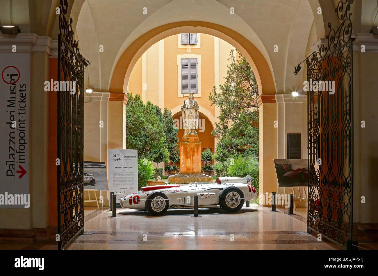Modena, Italia, maggio 2022, Maserati Type 420 M 58 gara di auto sportive, veicoli d'epoca e storici, mostra Motor Valley, museo Estense di Moden Foto Stock