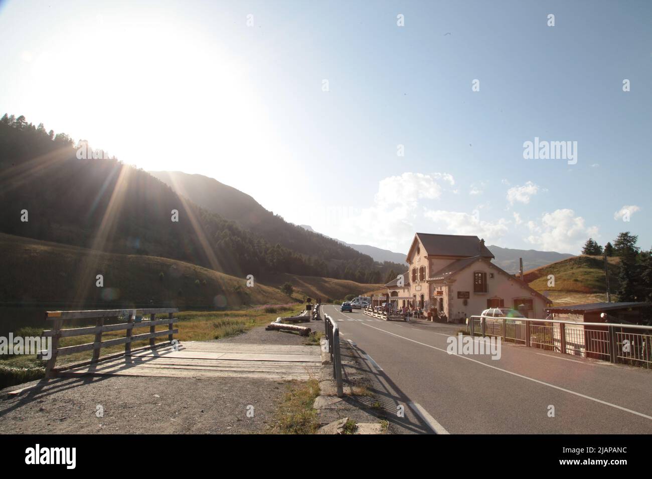 Rifugio Napoléon fronte au lac au col de Vars, Hautes-Alpes Foto Stock