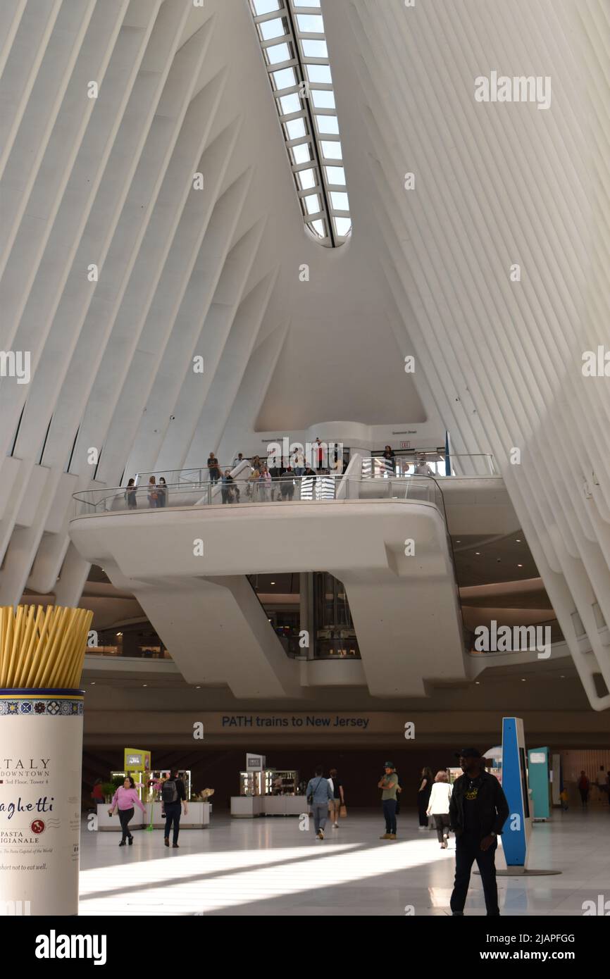 Manhattan, New York City, USA- 17 maggio 2022- l'Oculus o il World Trade Center Oculus. Foto Stock